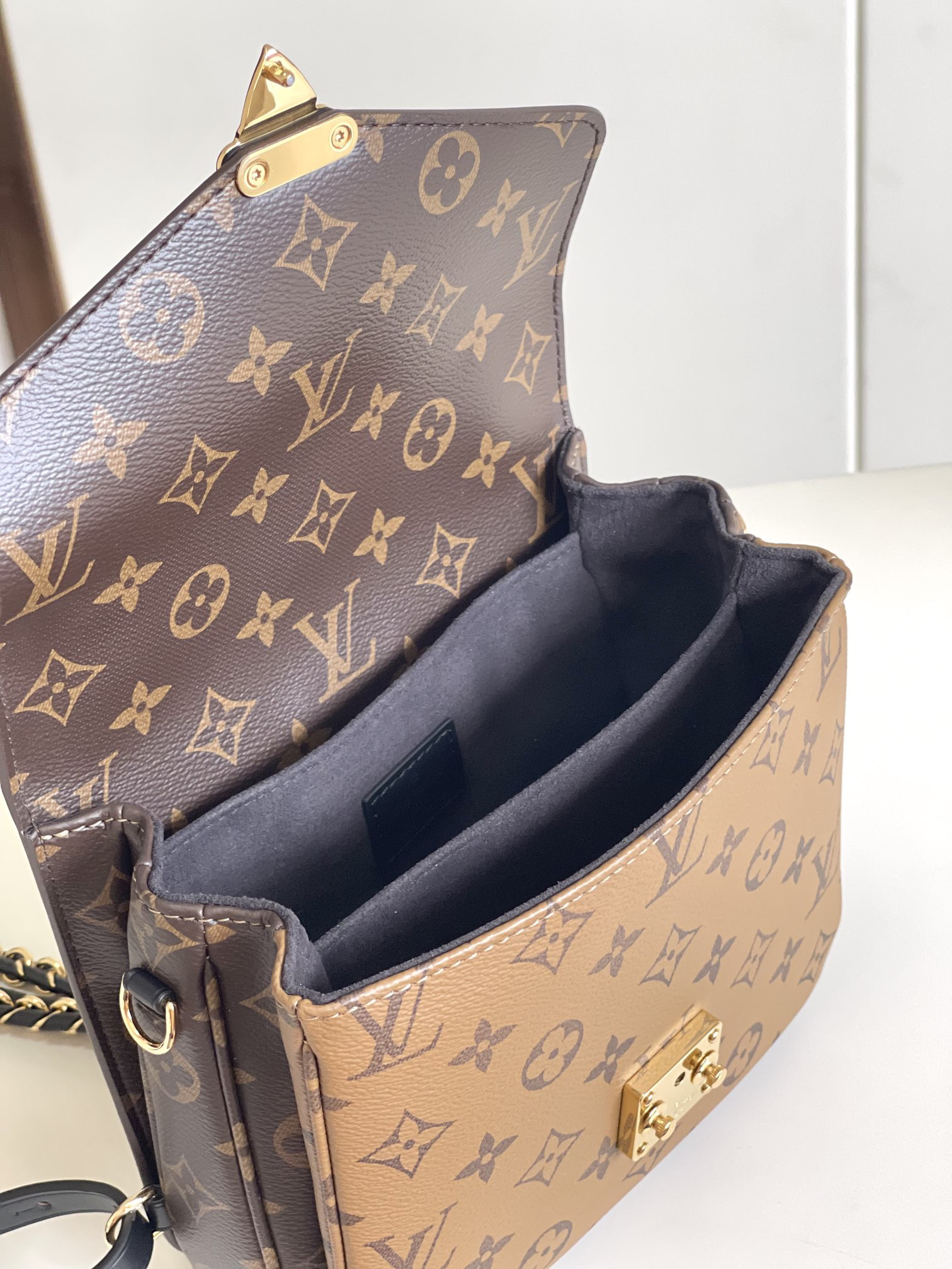 Louis Vuitton Pochette Metis Monogram Reverse Crossbody Bag - Image 8