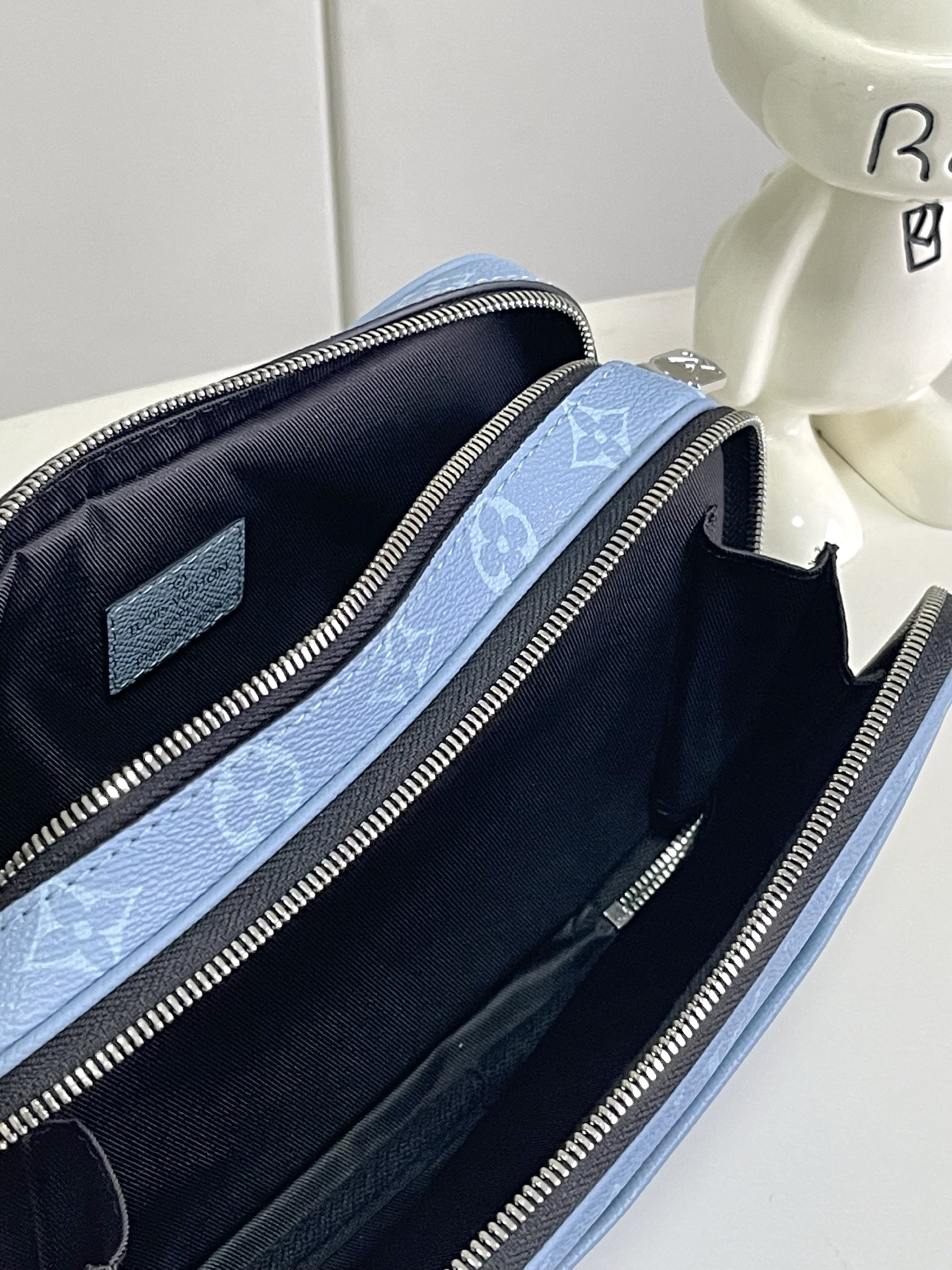 Louis Vuitton Alpha Messenger Bag - Image 8
