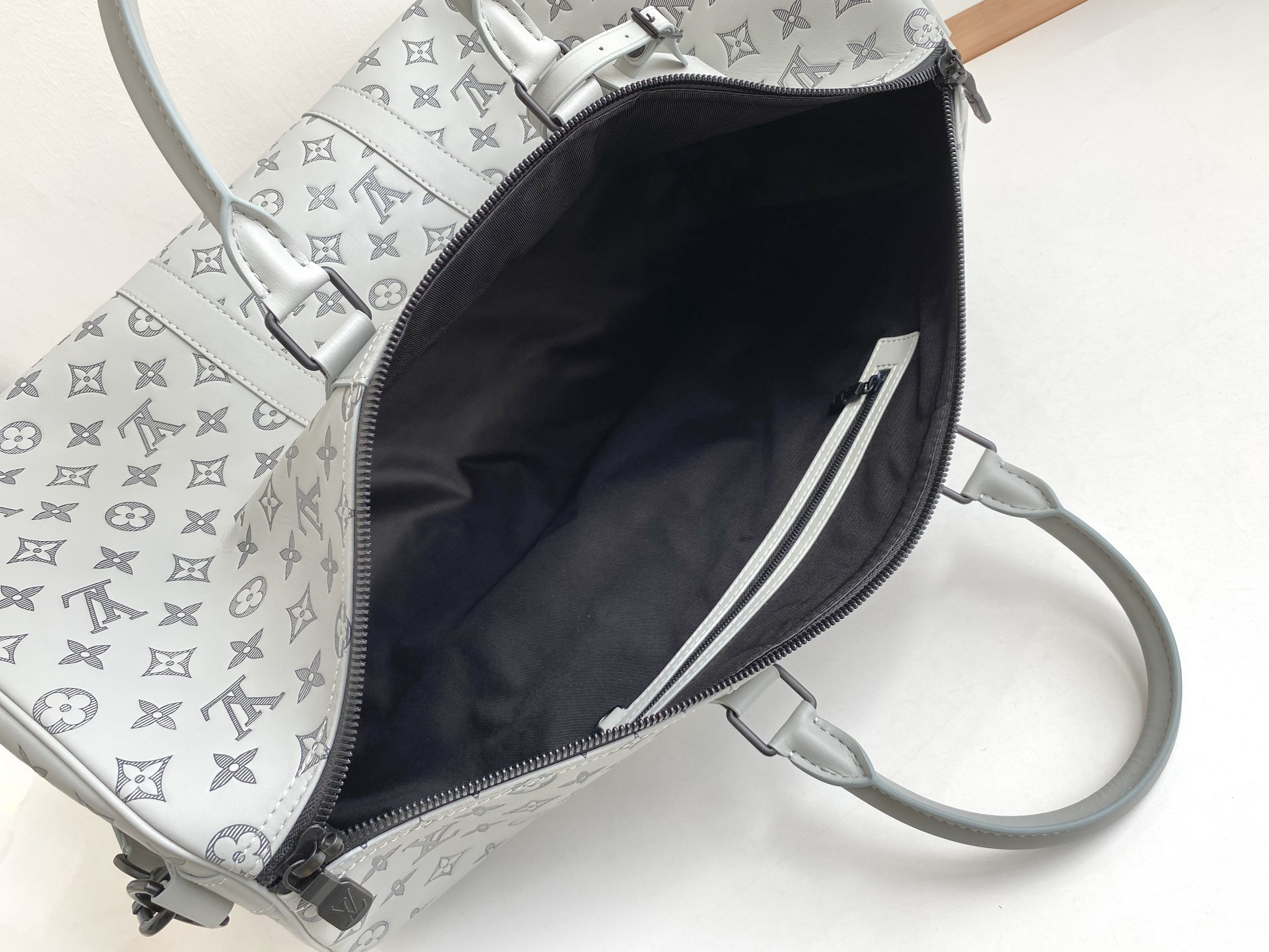 Louis Vuitton Keepall Travel Bag M46117 in Monogram Shadow Calfskin - Image 8