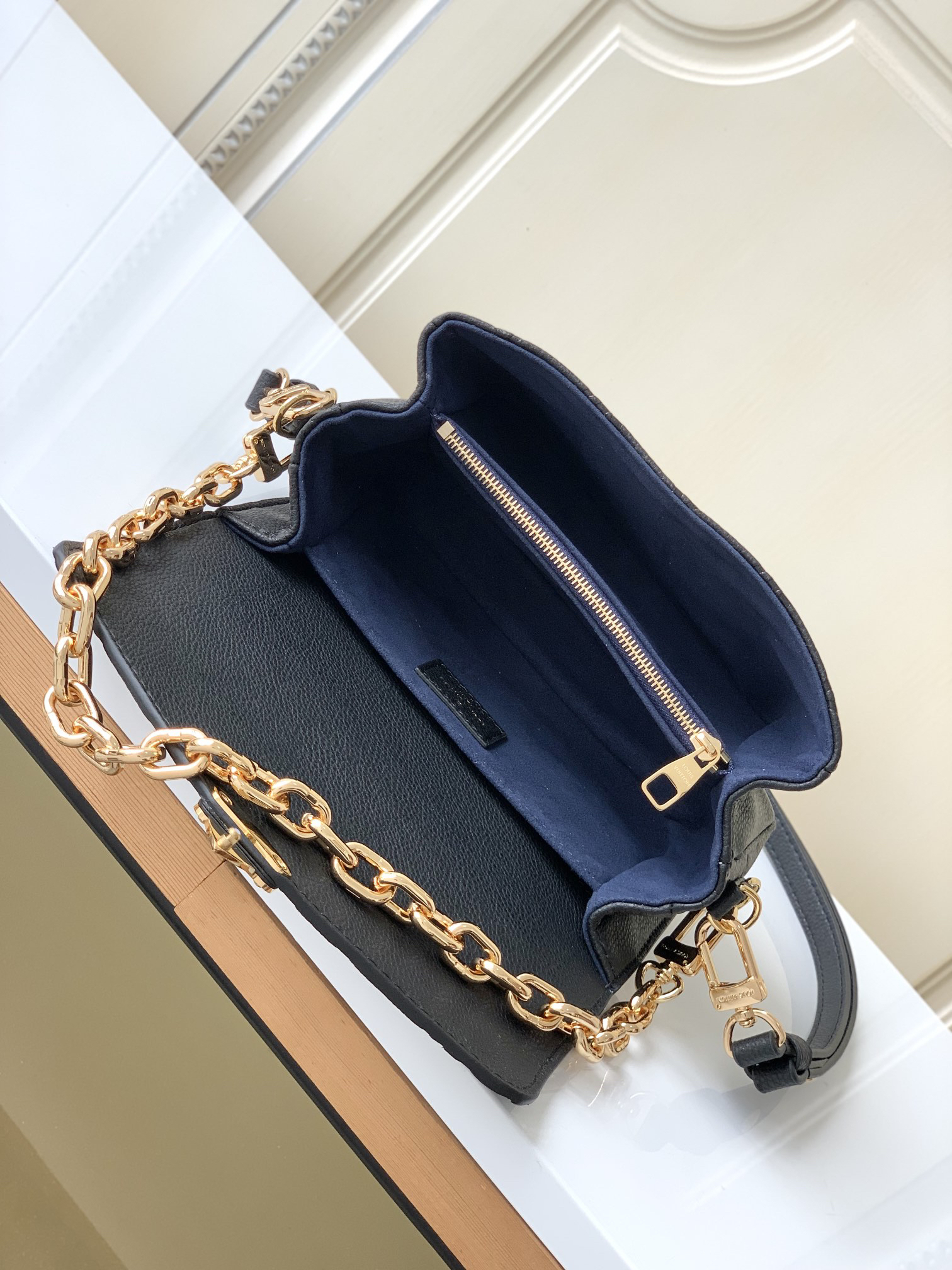 Louis Vuitton Pochette Métis East West Crossbody Bag - Image 8