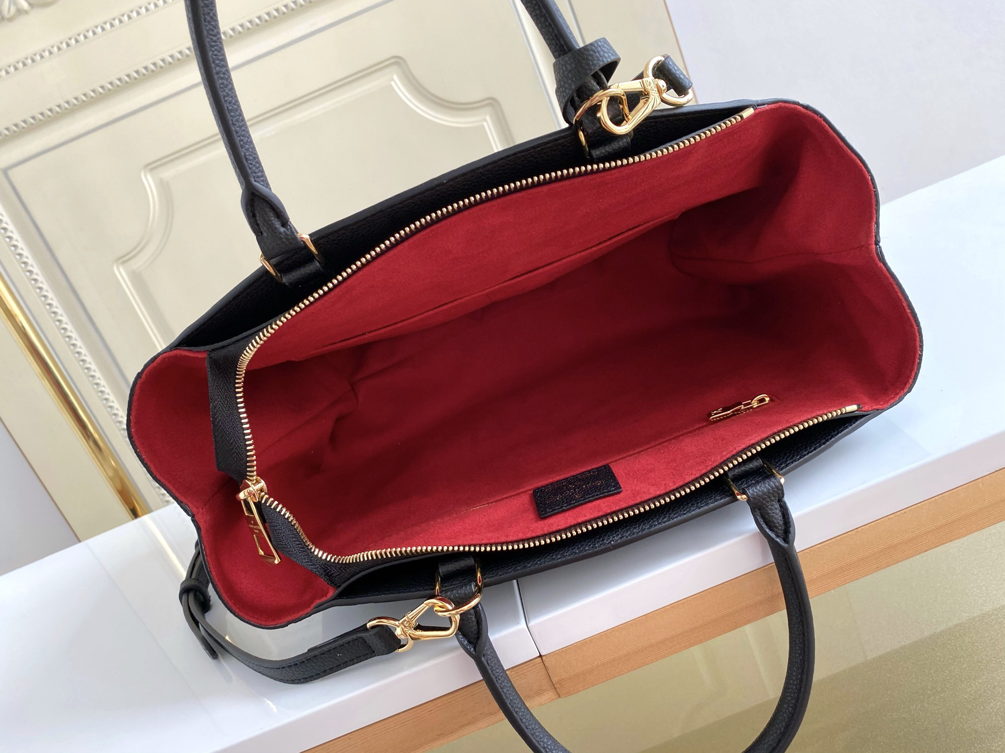 Louis Vuitton Grand Palais Handbag - Image 8