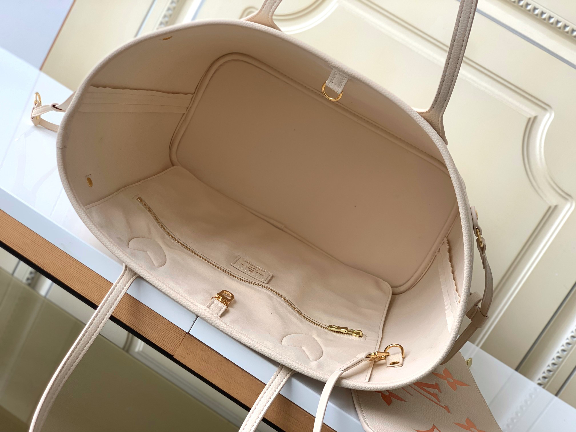Louis Vuitton Neverfull MM Tote Bag in Monogram Empreinte Leather - Image 8