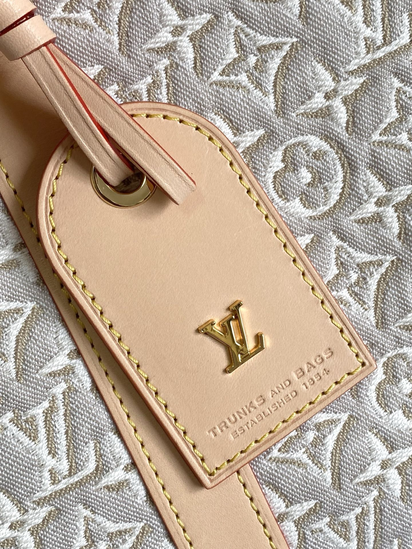 Keepall Bandoulière 45 Monogram Emblème Canvas Travel Bag - Image 8
