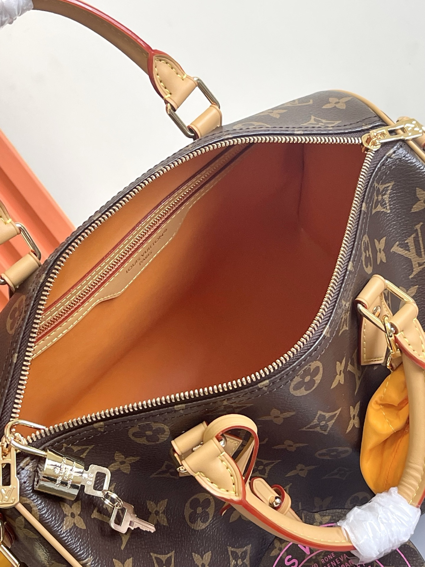 Louis Vuitton Speedy Soft 30 Handbag in Monogram Canvas - Image 8