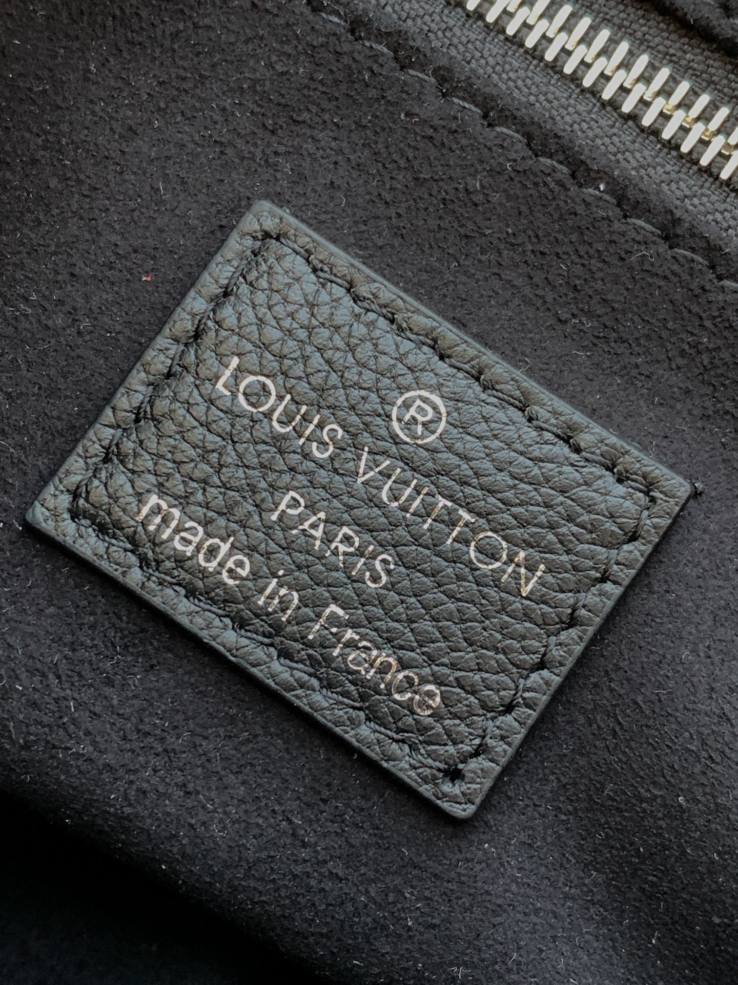 Louis Vuitton OnTheGo Small Tote Bag M45653 - Image 8