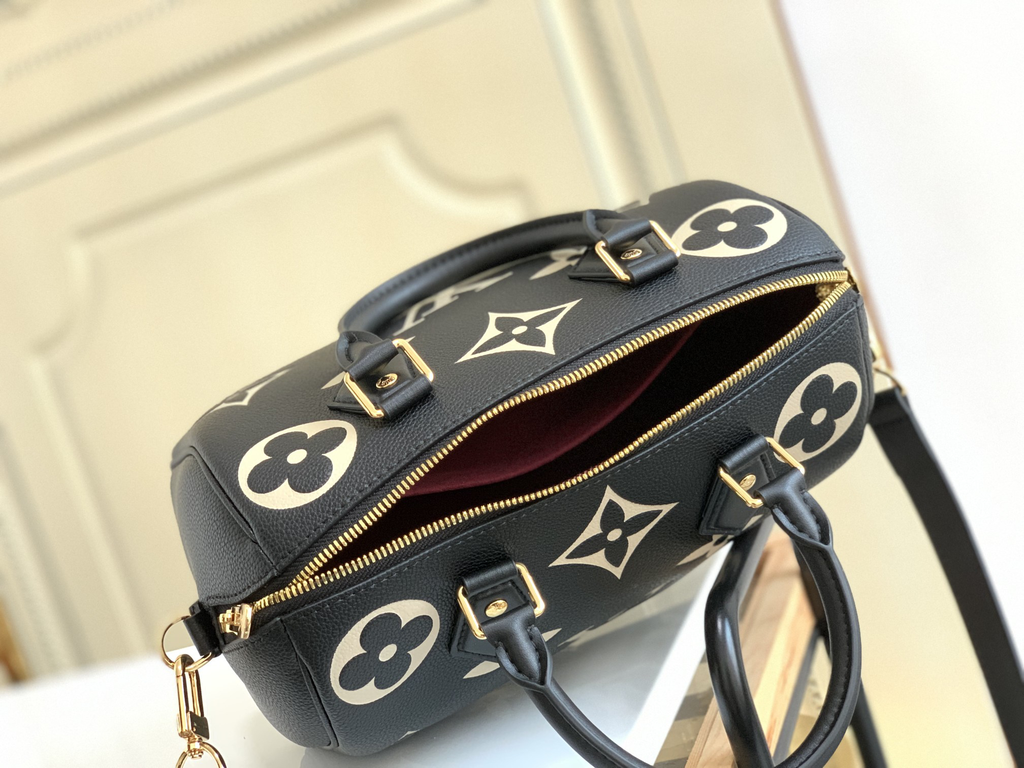 Louis Vuitton Speedy Bandoulière 25 Handbag in Monogram Empreinte Leather - Image 8