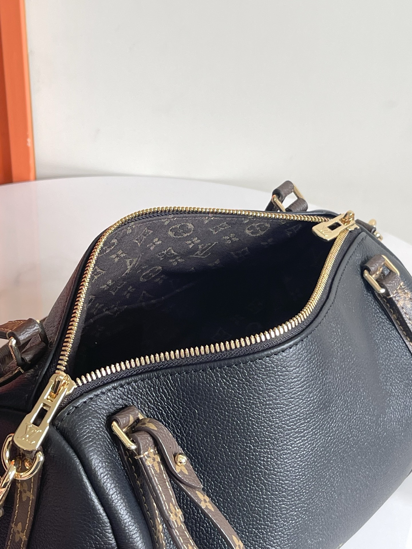 Louis Vuitton Express Small Shoulder Bag - Image 8