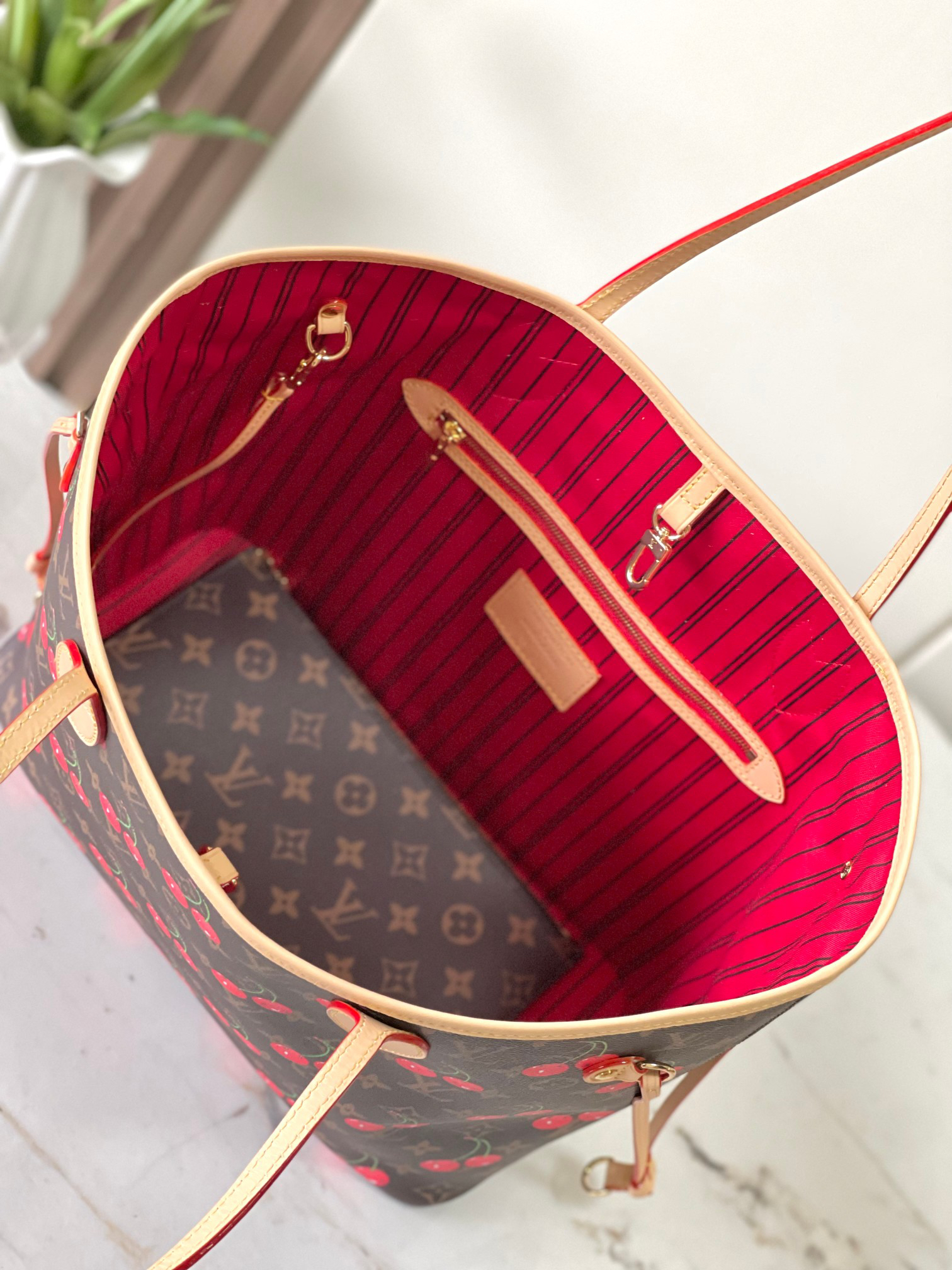 Louis Vuitton Neverfull MM Cherry Monogram Tote Bag - Image 8