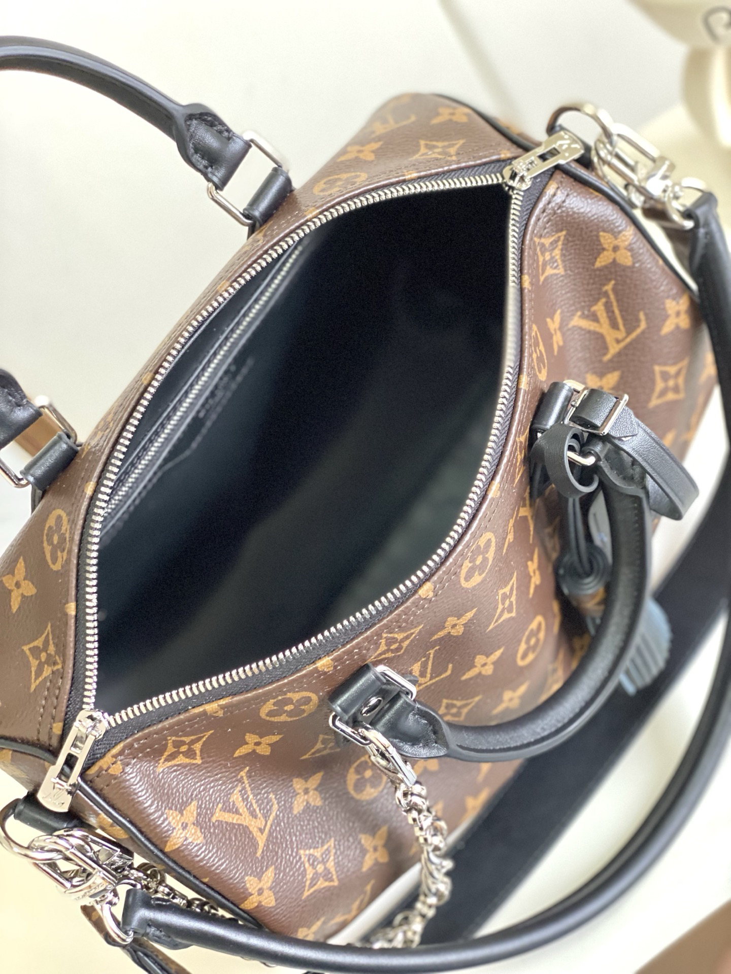 Louis Vuitton Speedy Soft 30 Dark Monogram Handbag - Image 8