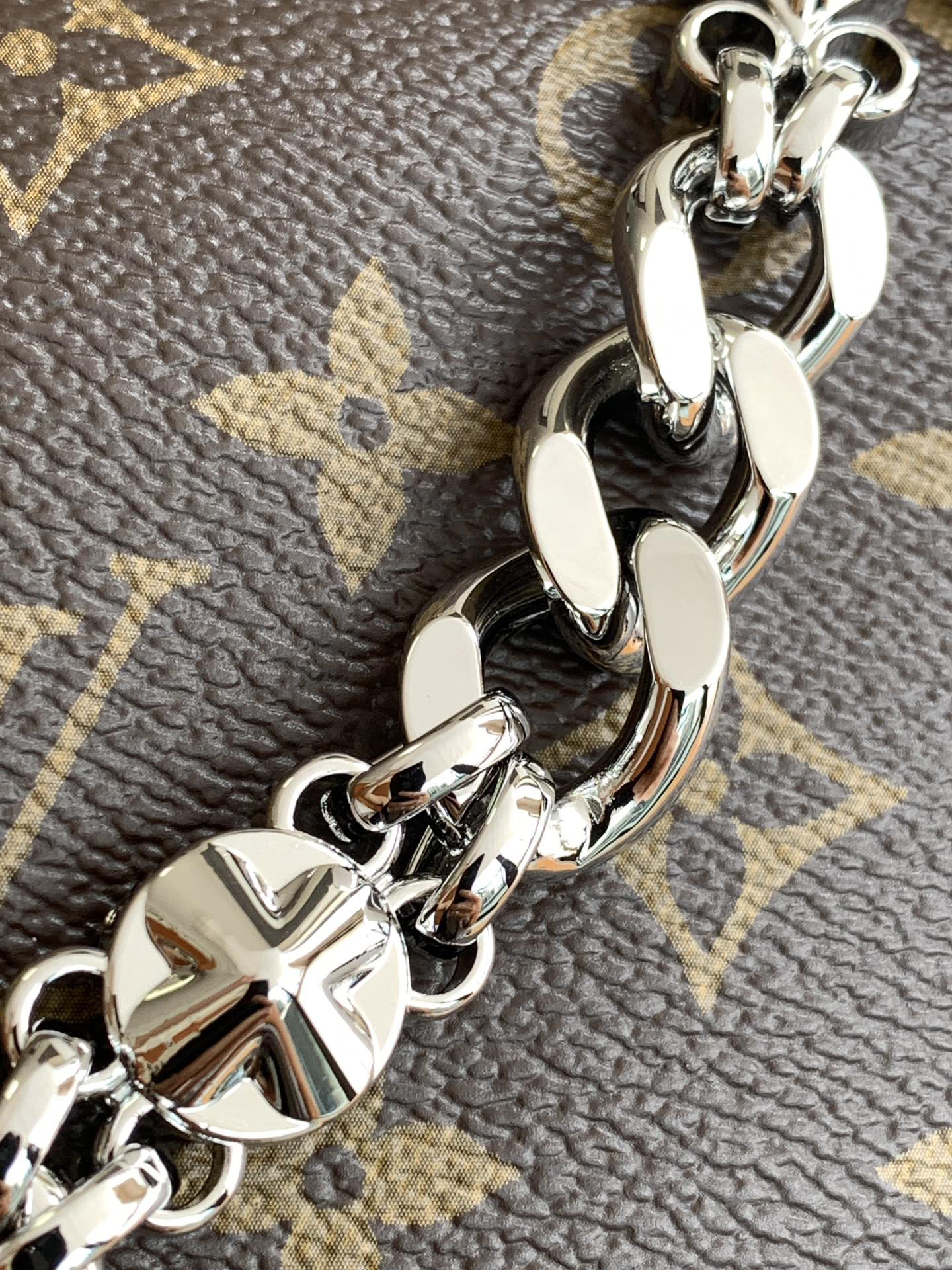 Speedy Soft 30 Handbag - Image 8