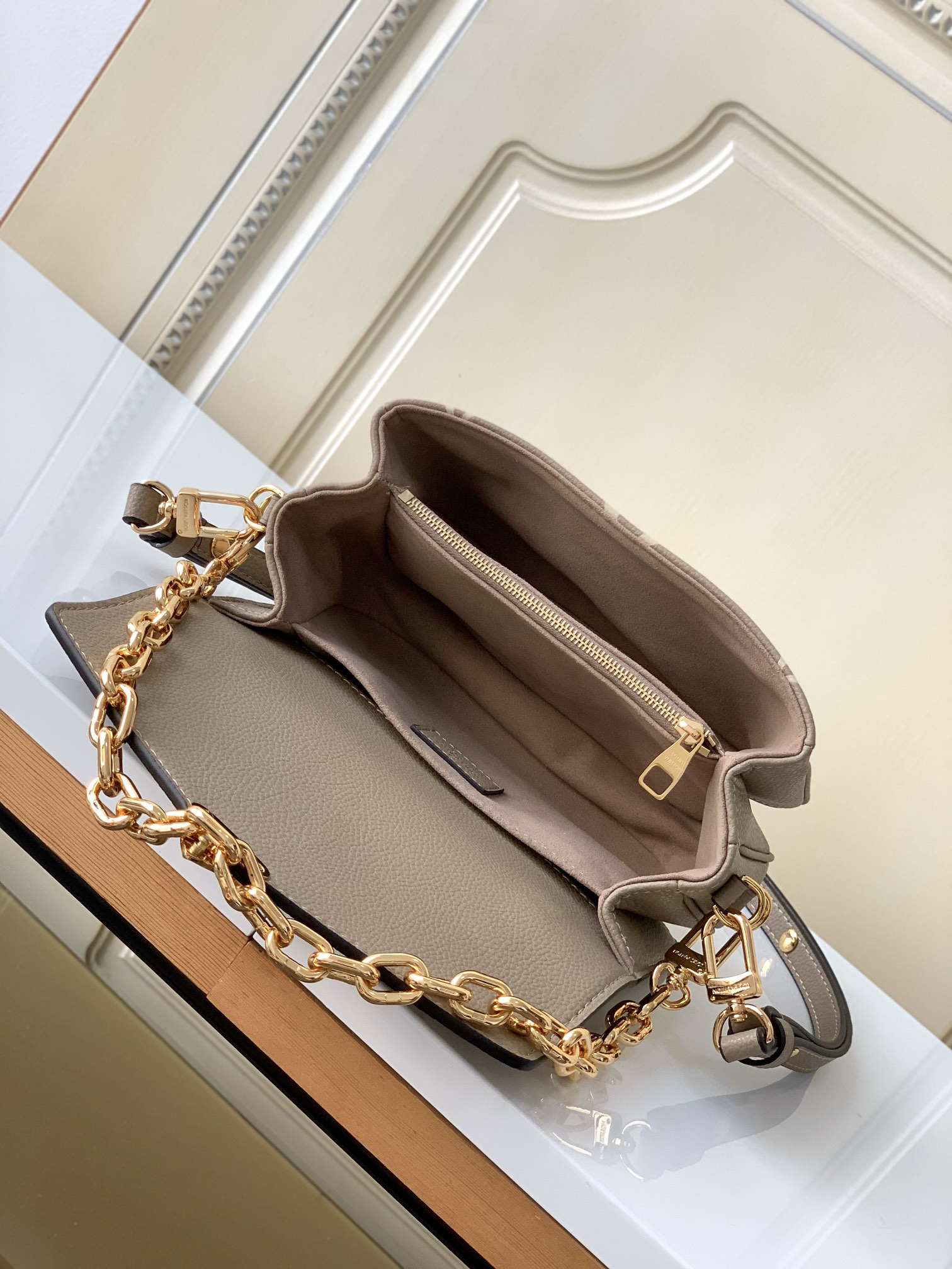 Louis Vuitton Pochette Métis East West Crossbody Bag - Image 8