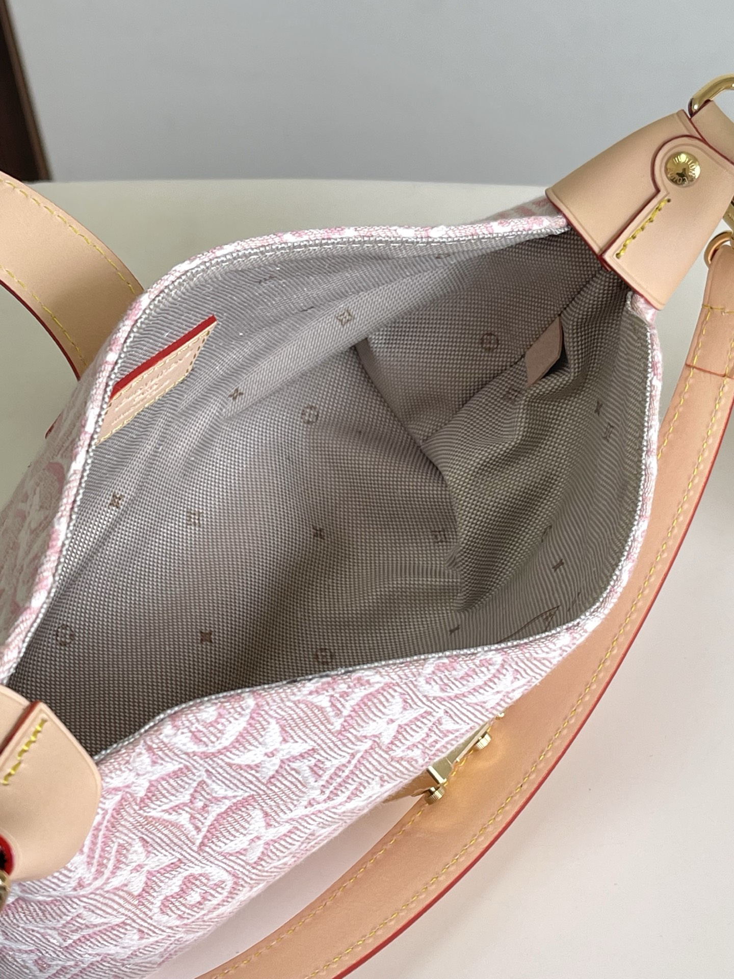 Louis Vuitton Pochette Mia Handbag in Pink Monogram Emblème Canvas - Image 8