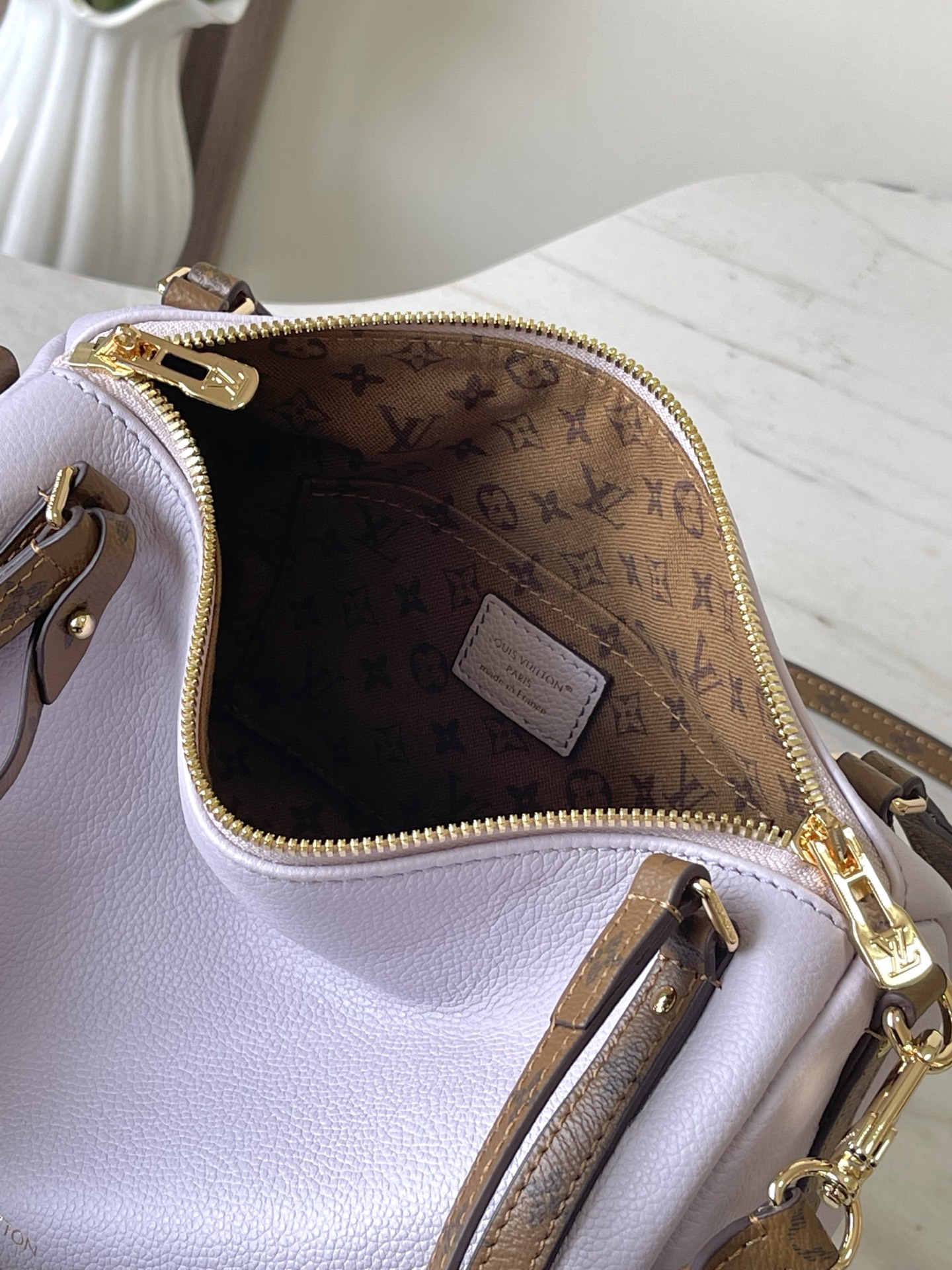 Express Small Handbag M27275 in Purple Grained Calfskin - Image 8