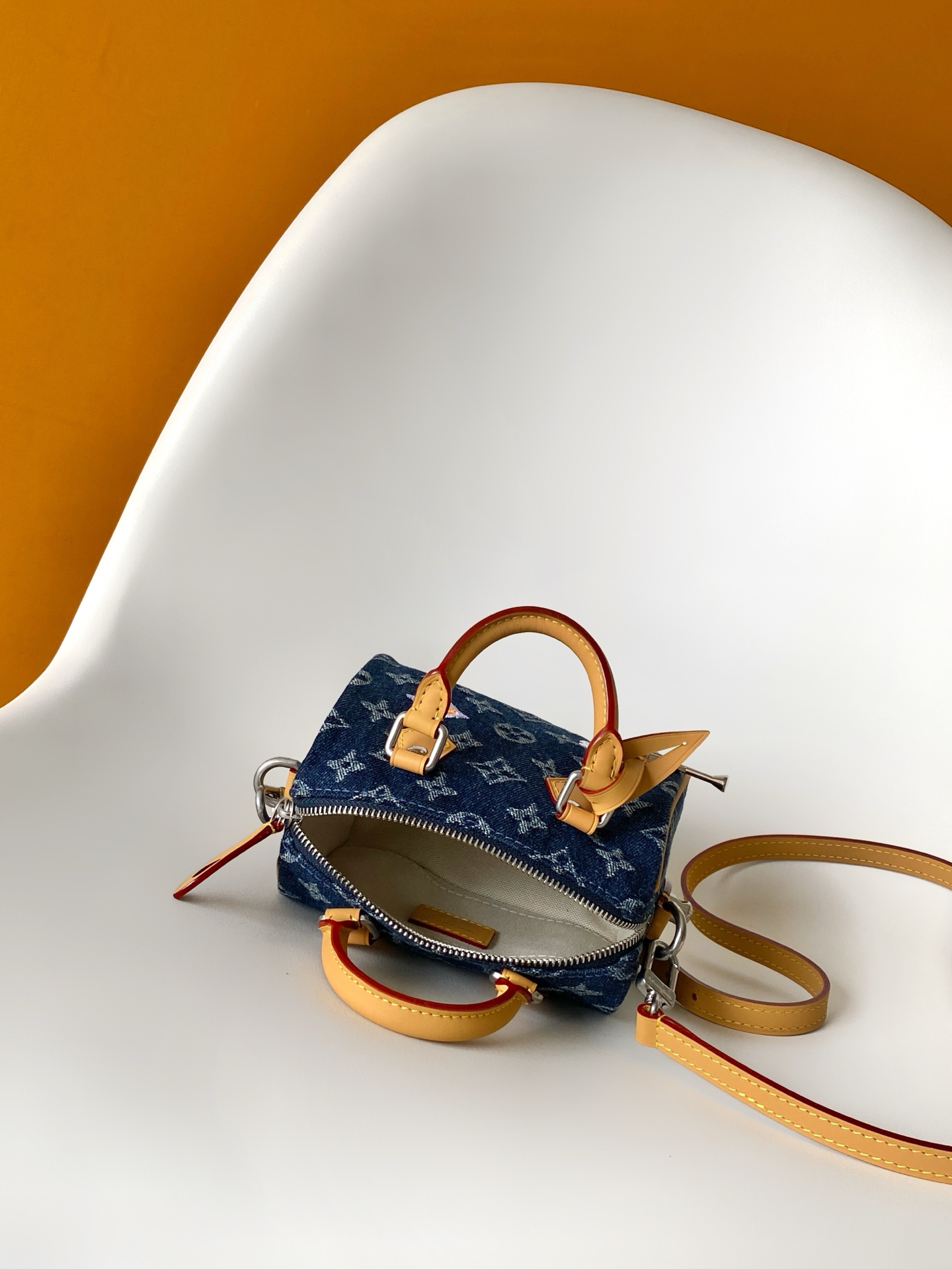 Louis Vuitton Speedy 18 Bandoulière Denim Crossbody Bag - Image 8
