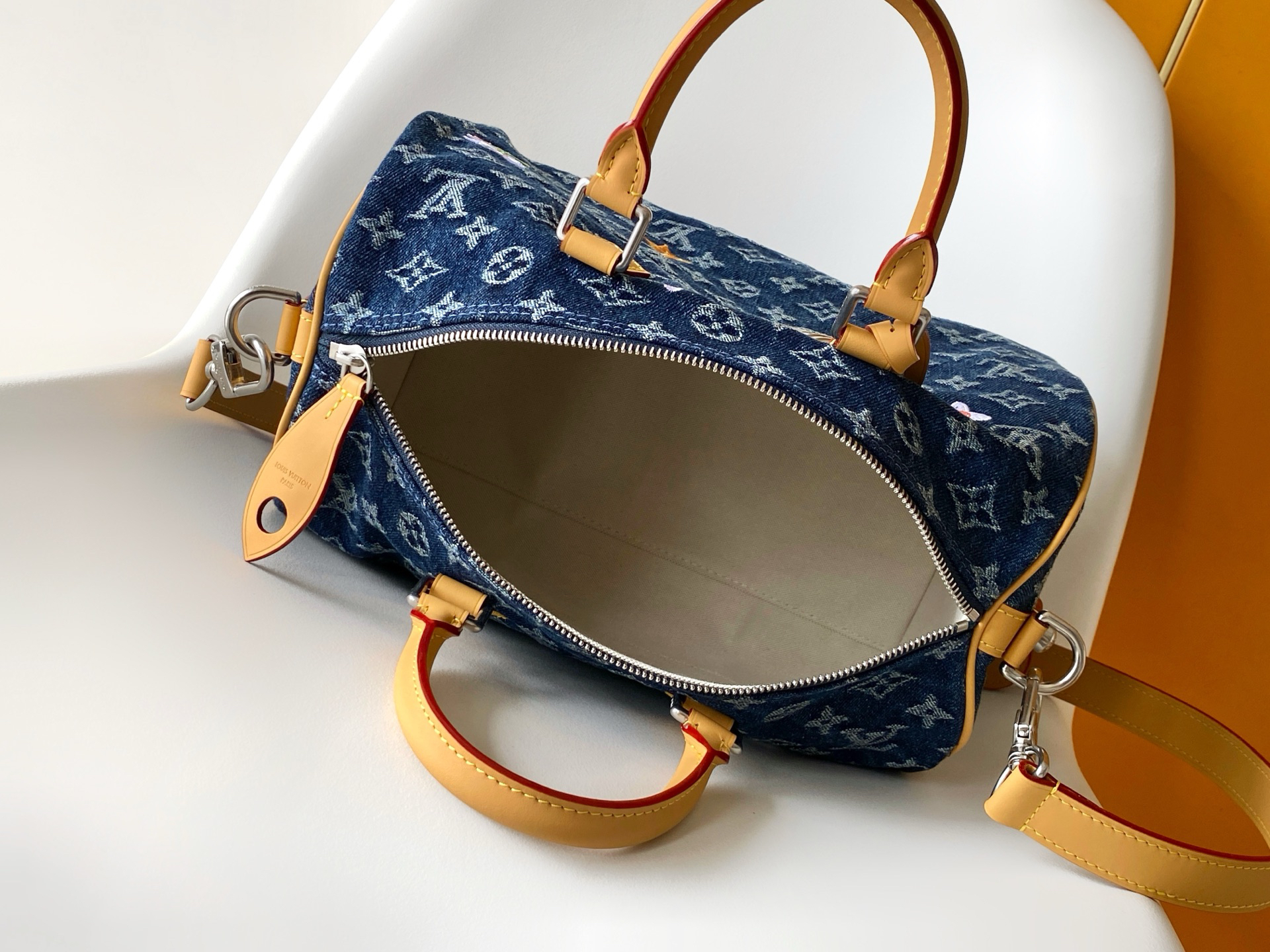Louis Vuitton Speedy 30 Bandoulière M27556 Denim Monogram Handbag - Image 8