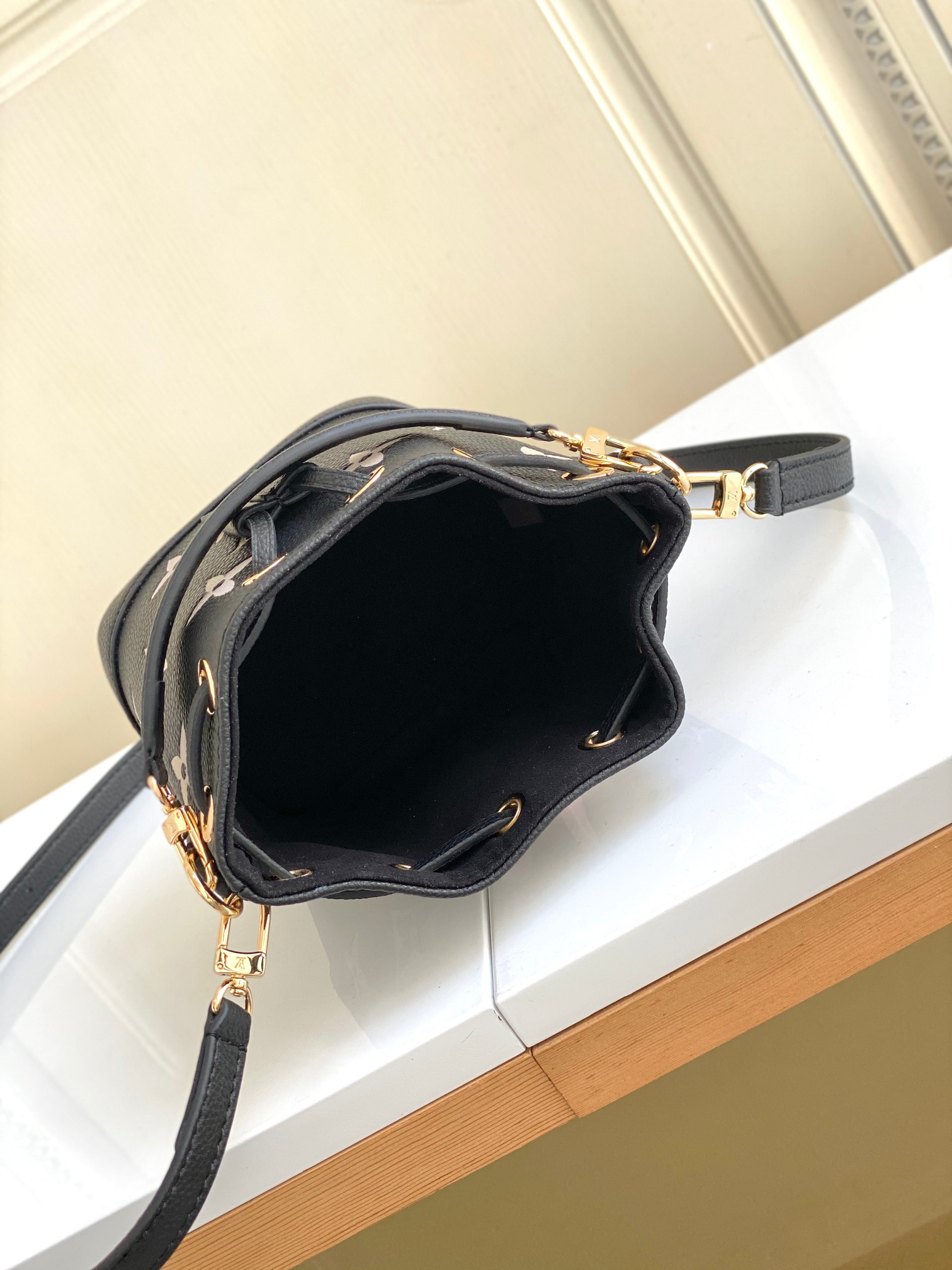 Louis Vuitton Nano Noé Monogram Leather Crossbody Bucket Bag M81626 - Image 8