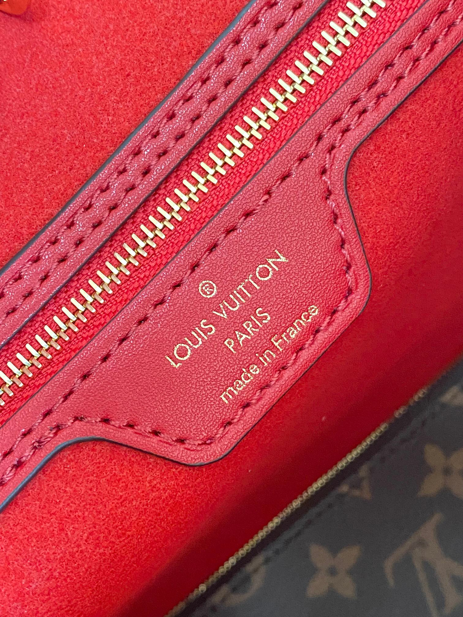 Louis Vuitton Neverfull Medium Tote Bag in Epi Leather - Image 8