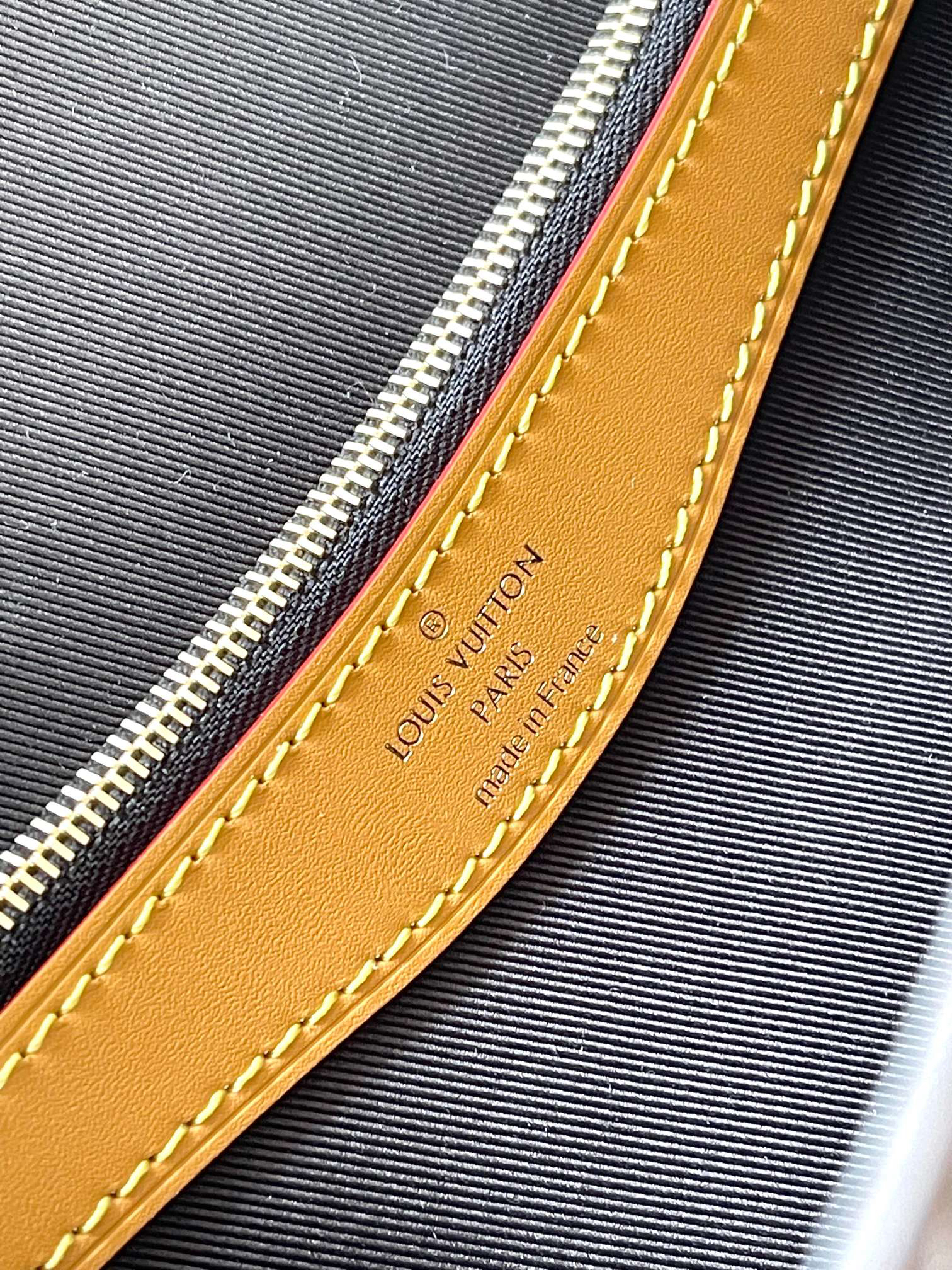 Diane Convertible Leather Shoulder Bag - Image 8