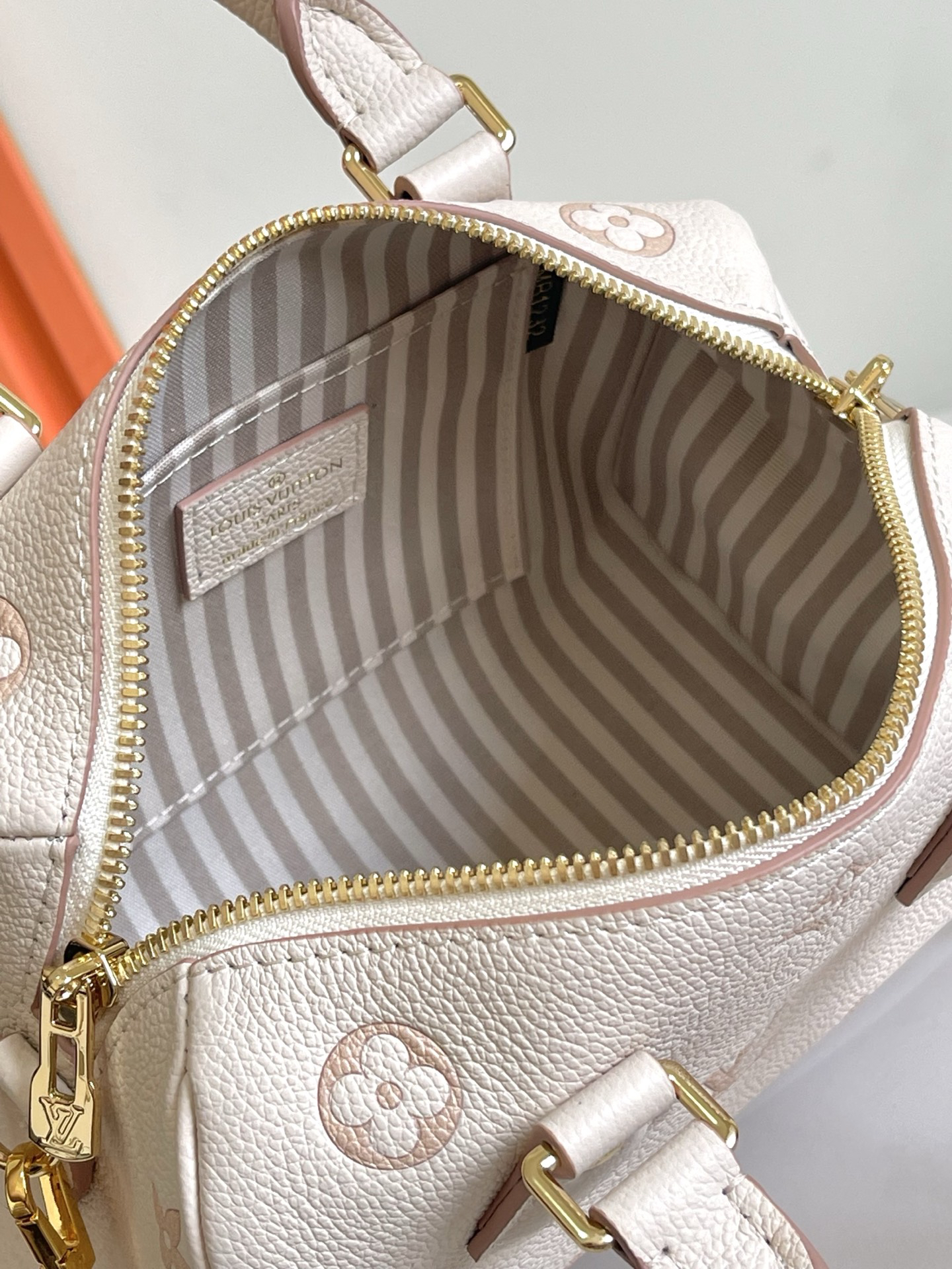 Louis Vuitton Speedy Bandoulière 20 Monogram Empreinte Leather Crossbody Bag - Image 8