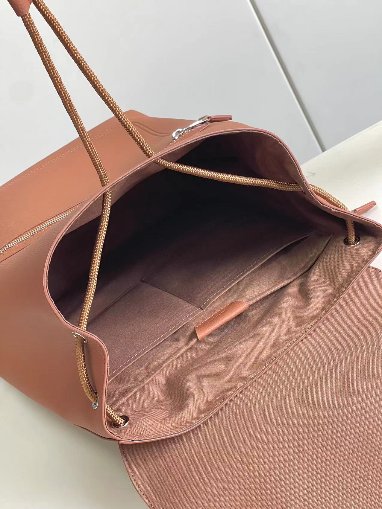 Fastline LV-Pattern Waxed Cowhide Leather Backpack - Image 8