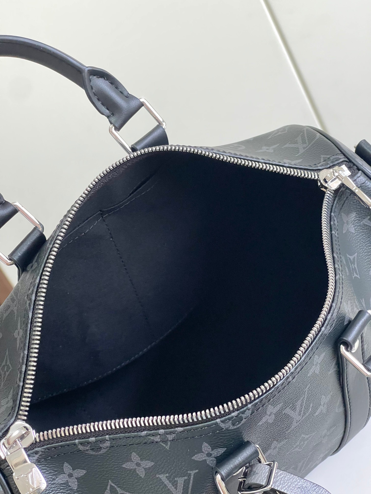 Louis Vuitton Keepall Bandoulière 35 Travel Bag in Monogram Eclipse Canvas - Image 8