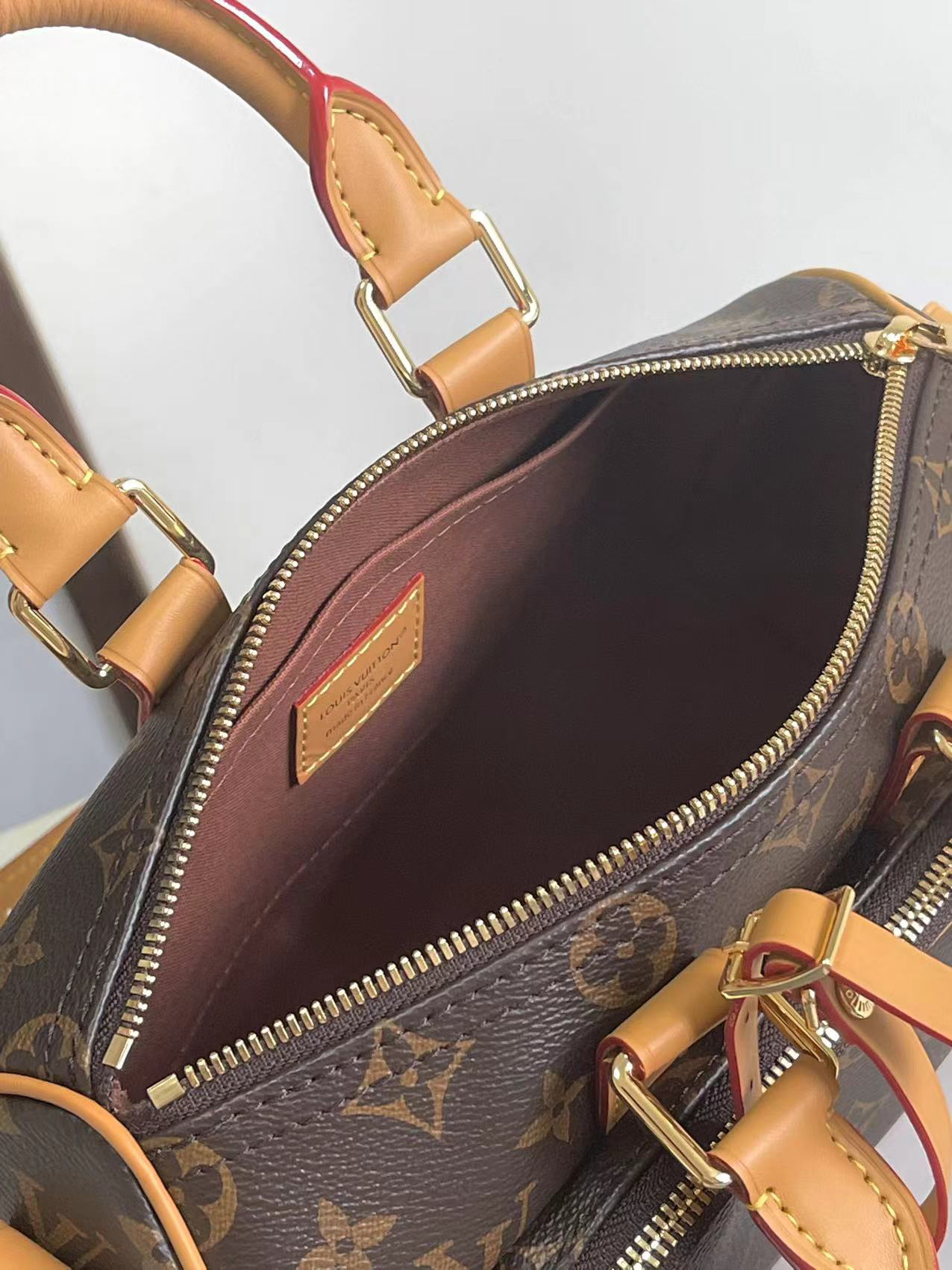 Louis Vuitton Keepall Bandoulière 25 Monogram Shoulder Bag - Image 8