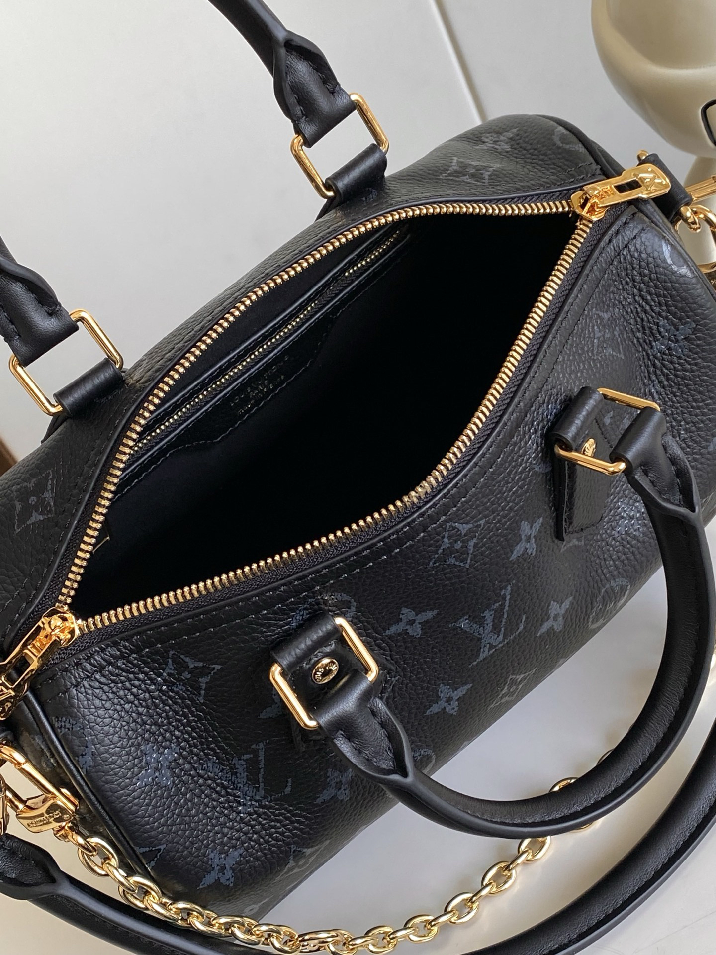 Louis Vuitton Speedy Bandouliere 25 Handbag - Image 8