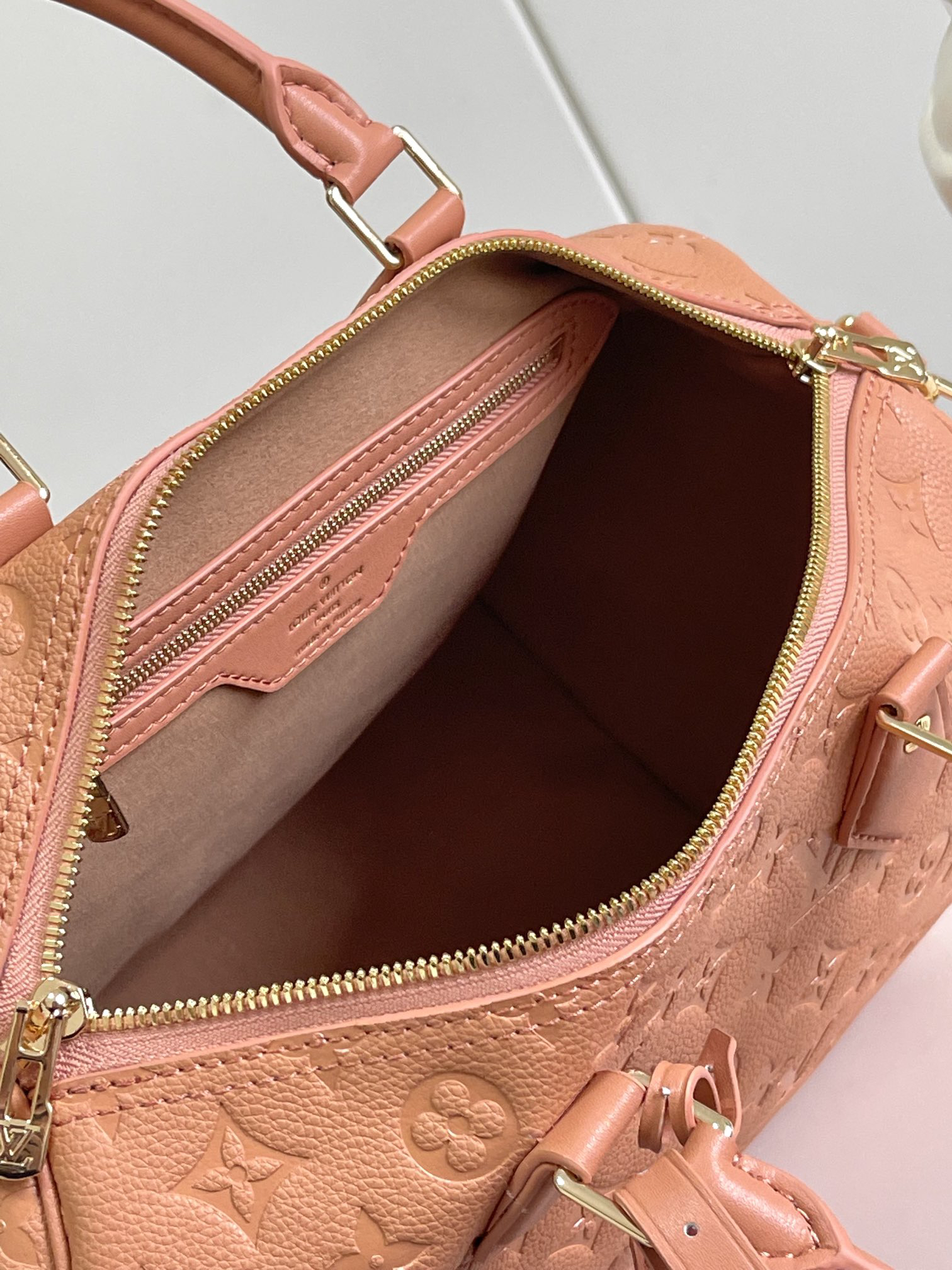 Louis Vuitton Speedy Soft 30 Handbag - Image 8