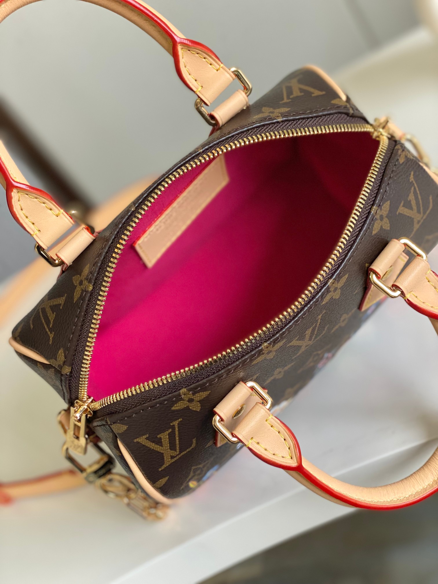 Louis Vuitton Speedy Bandoulière 20 Monogram Crossbody Bag - Image 8