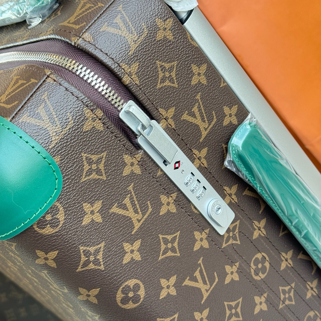 Louis Vuitton Horizon 55 Rolling Cabin Suitcase - Image 8