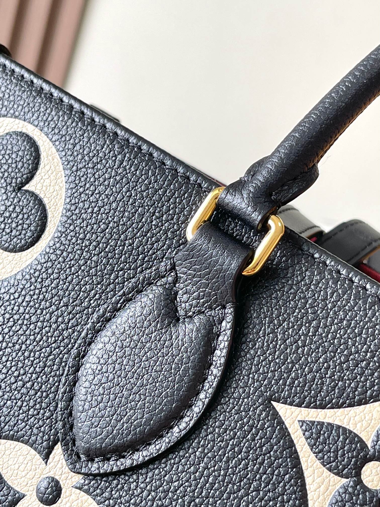 Louis Vuitton Onthego MM Tote Bag - Image 8