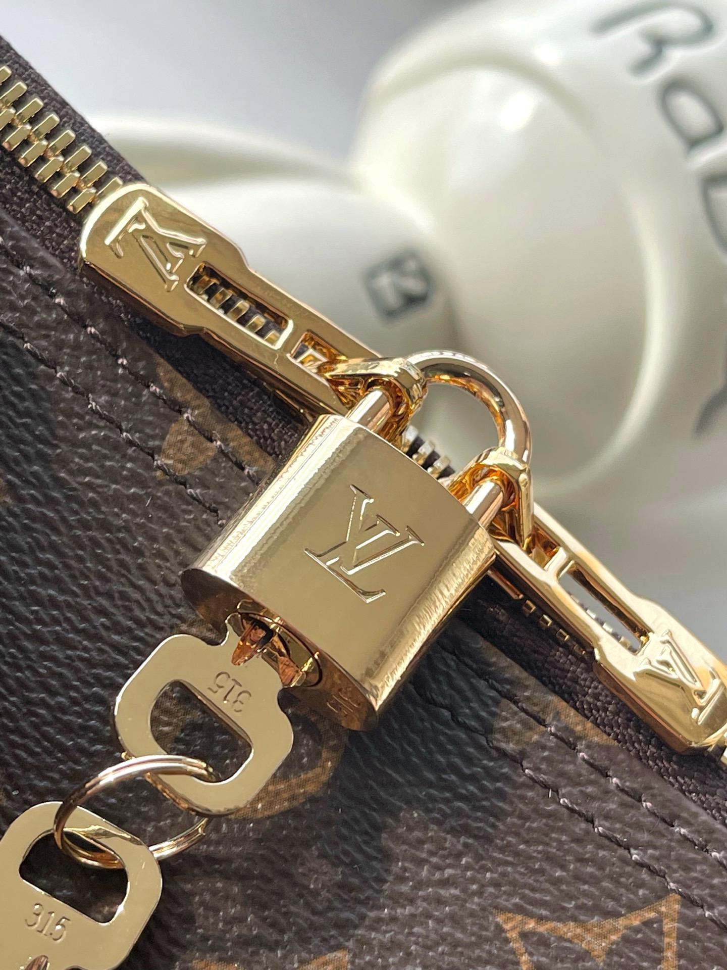 Louis Vuitton Speedy Soft 30 Crossbody Bag in Monogram Canvas - Image 8