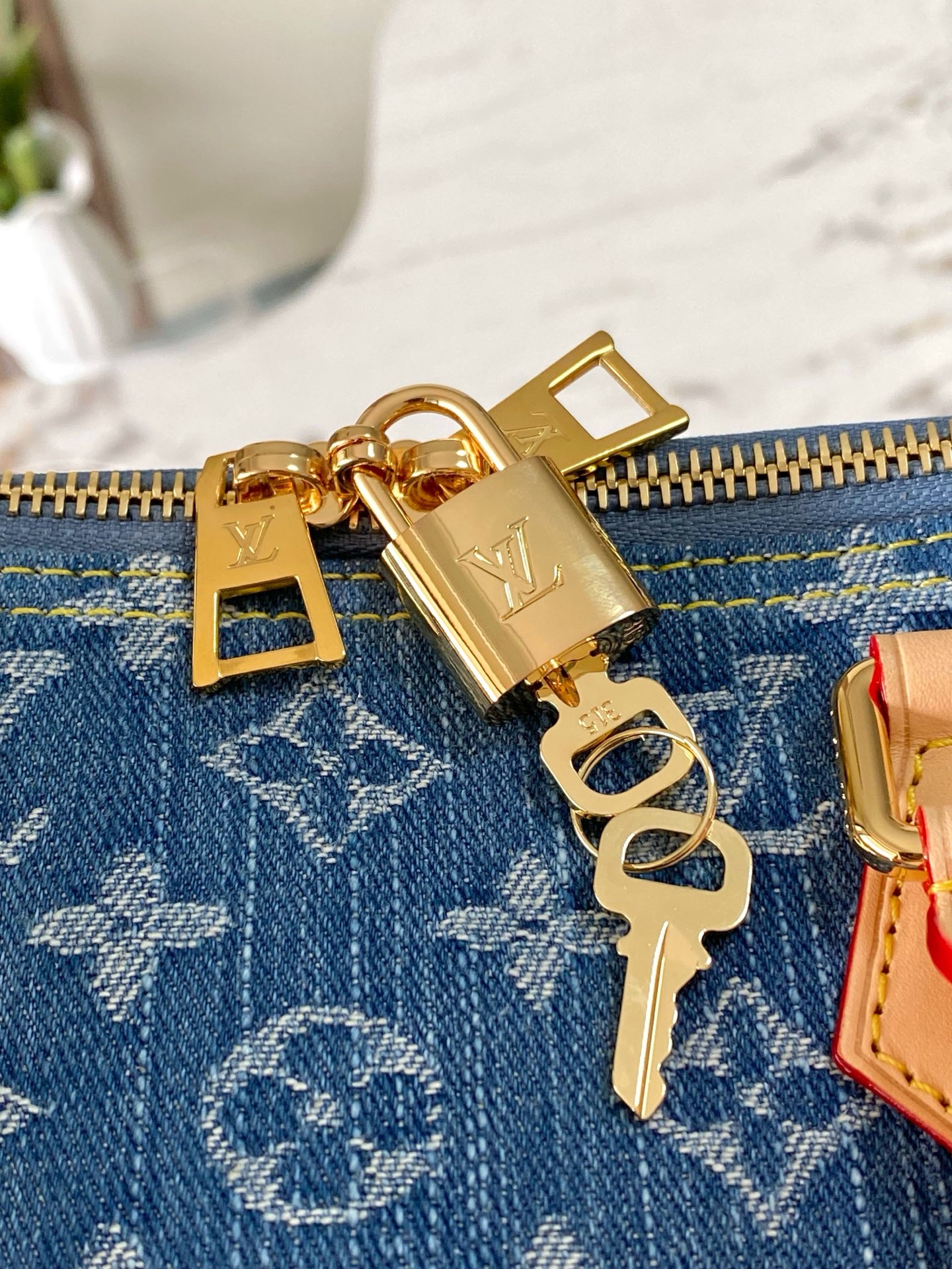 Louis Vuitton Speedy Bandoulière 30 Denim Handbag - Image 8