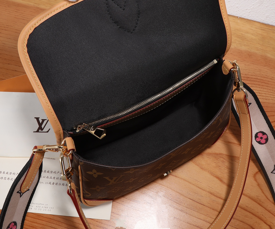 Louis Vuitton Diane Crossbody Bag M45985 - Image 8