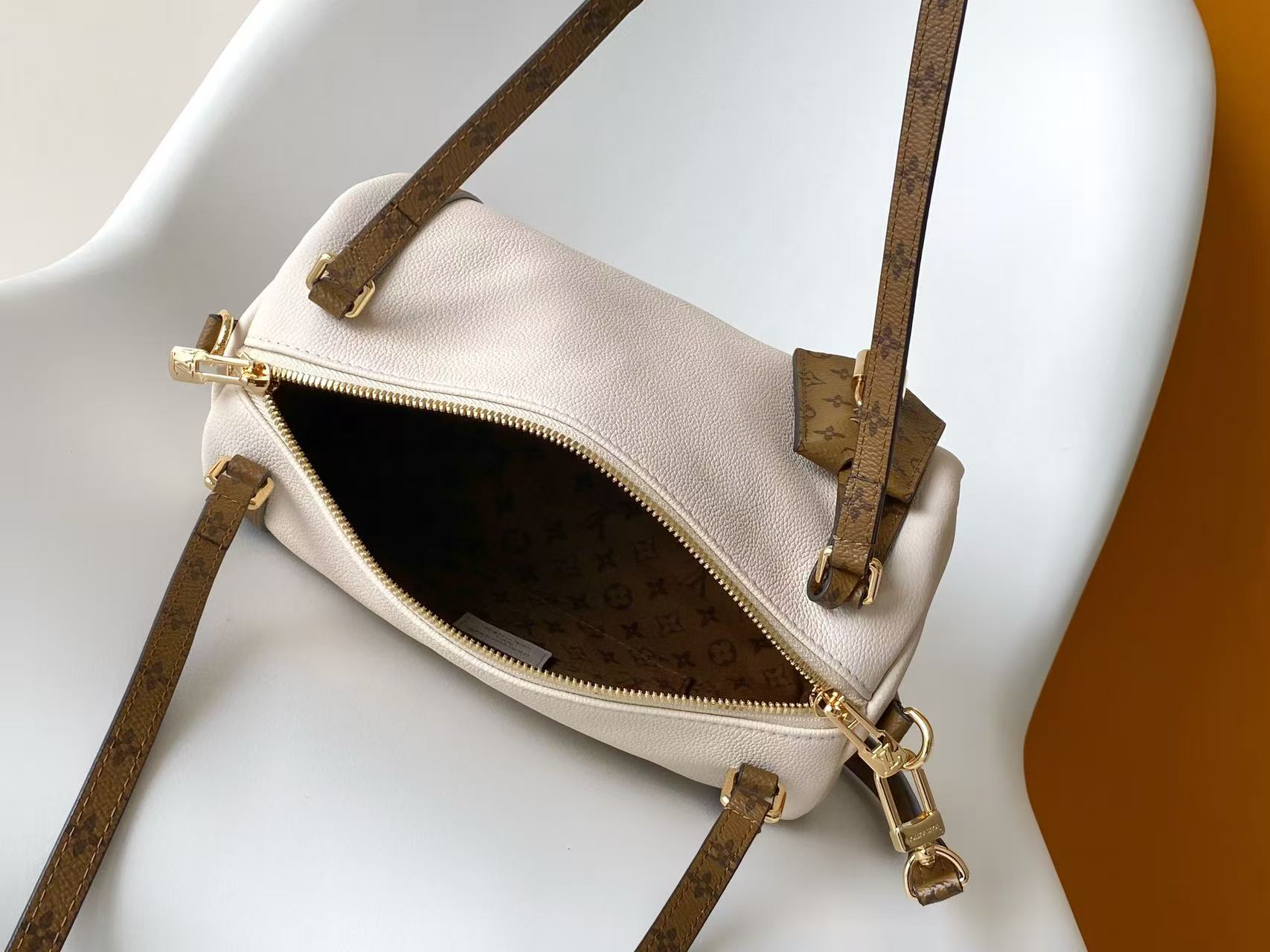 Express Small Crossbody Handbag M27275 M29392 in Ivory - Image 8