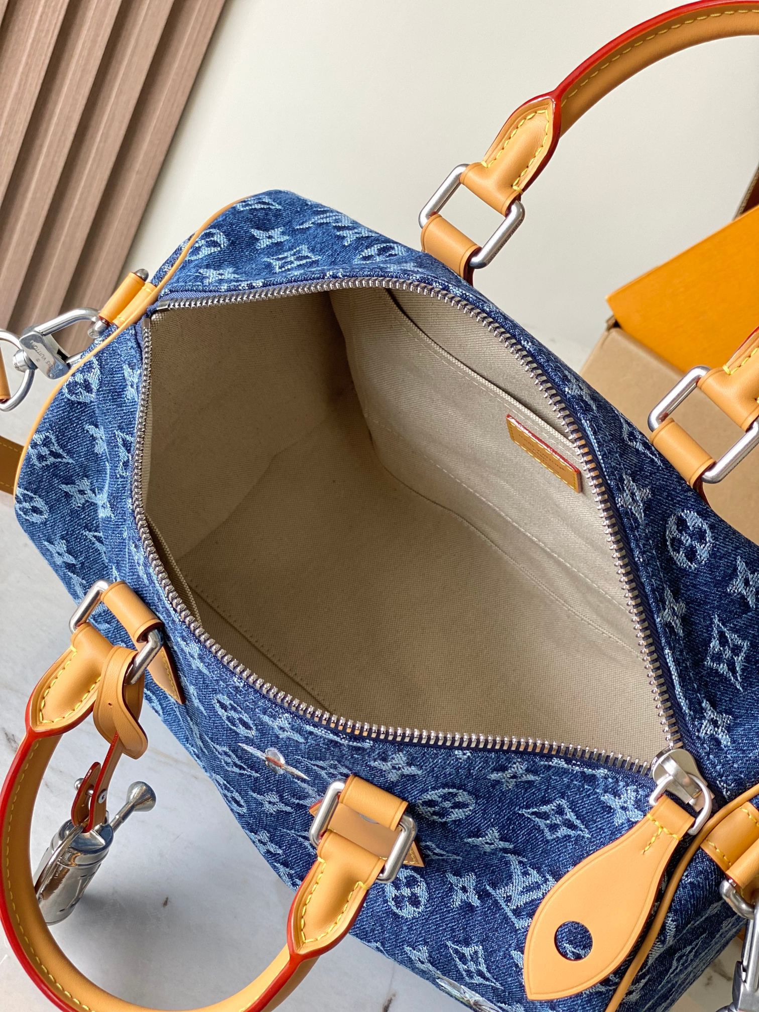 Louis Vuitton Speedy 30 Bandouliere Handbag - Image 8