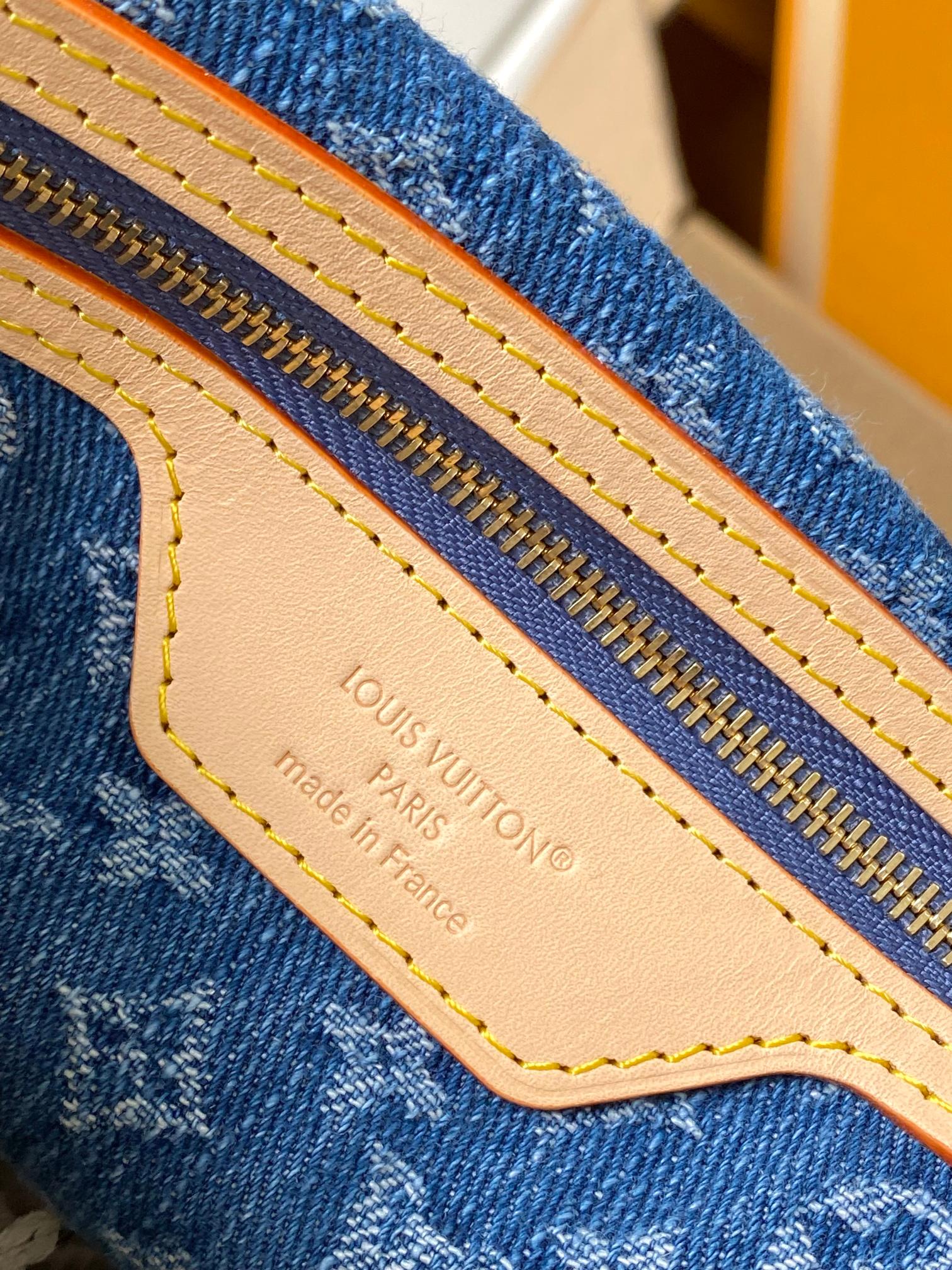 Louis Vuitton Neverfull Medium Tote Bag in Monogram Denim Canvas - Image 8