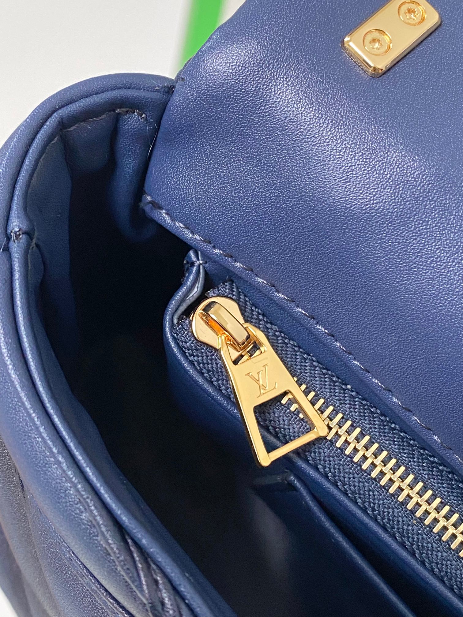 Louis Vuitton GO-14 Twist Medium Shoulder Bag - Image 8