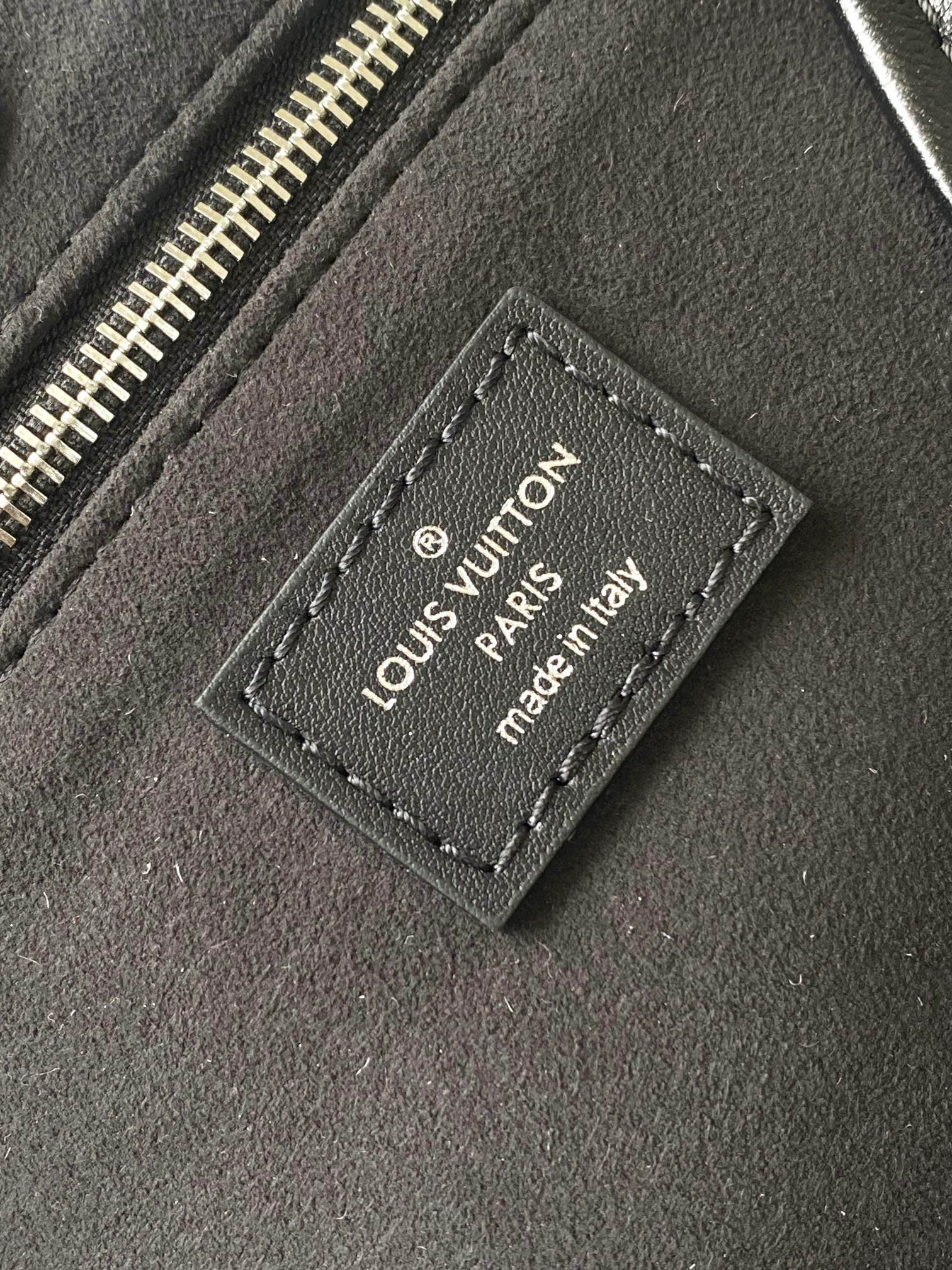 Small Carryall Cargo Handbag - Image 8