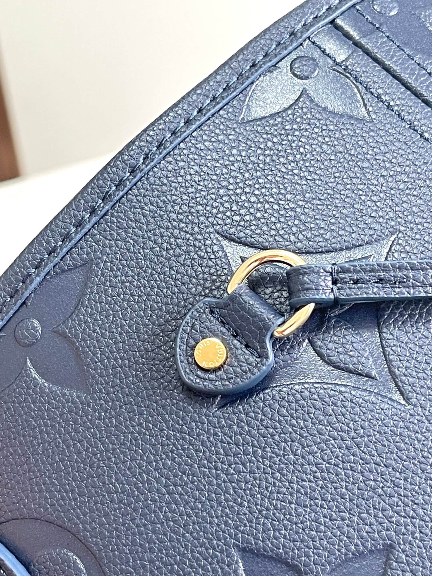 Louis Vuitton Neverfull MM Leather Tote Bag - Image 8