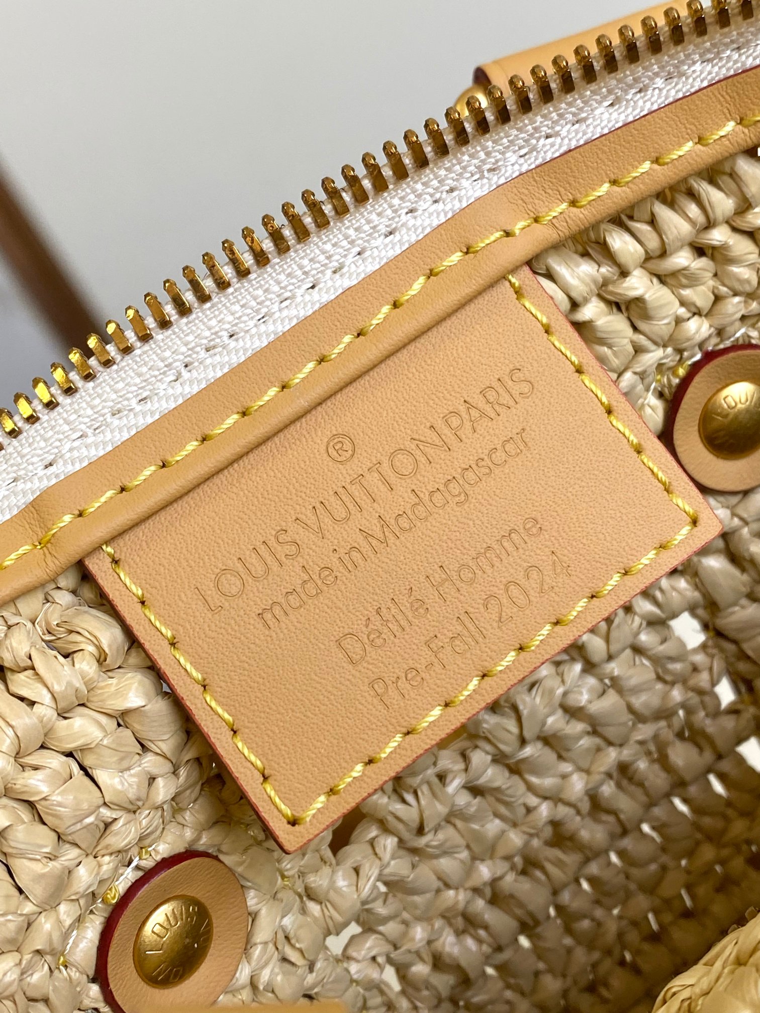 Louis Vuitton Keepall Bandoulière 25 Handbag - Image 8