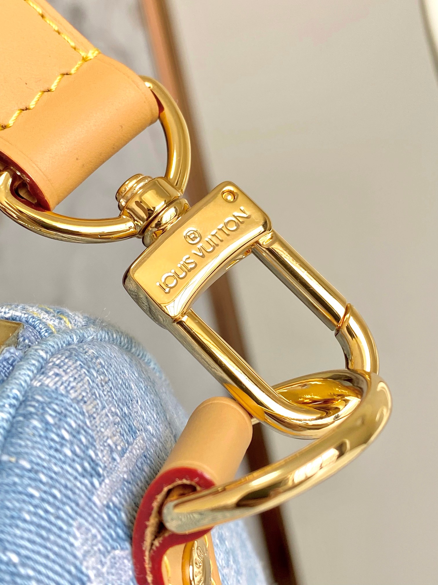 Keepall Bandoulière 45 Travel Bag in Light Blue Denim - Image 8