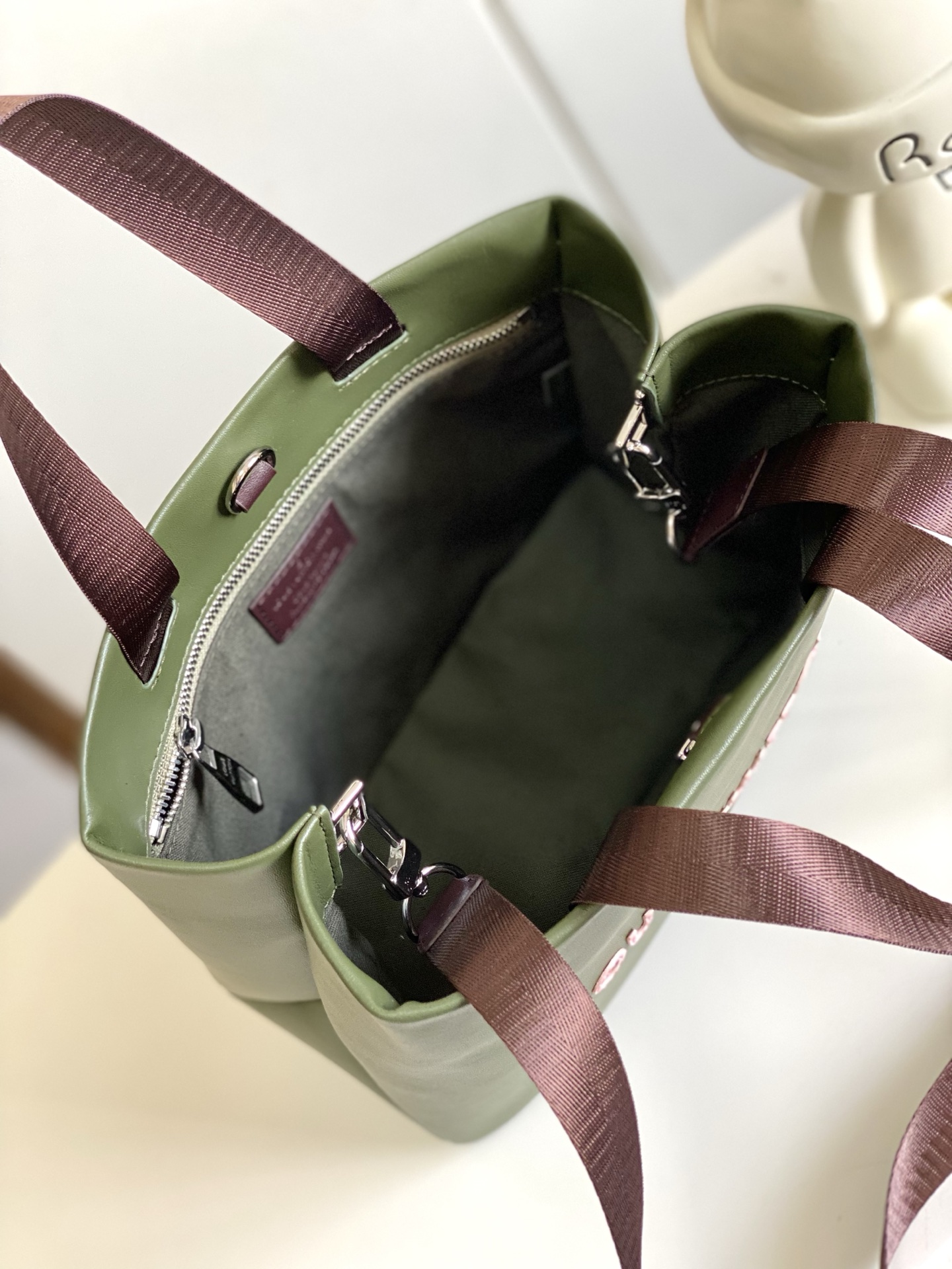 Louis Vuitton Medium Calfskin Handbag - Image 8