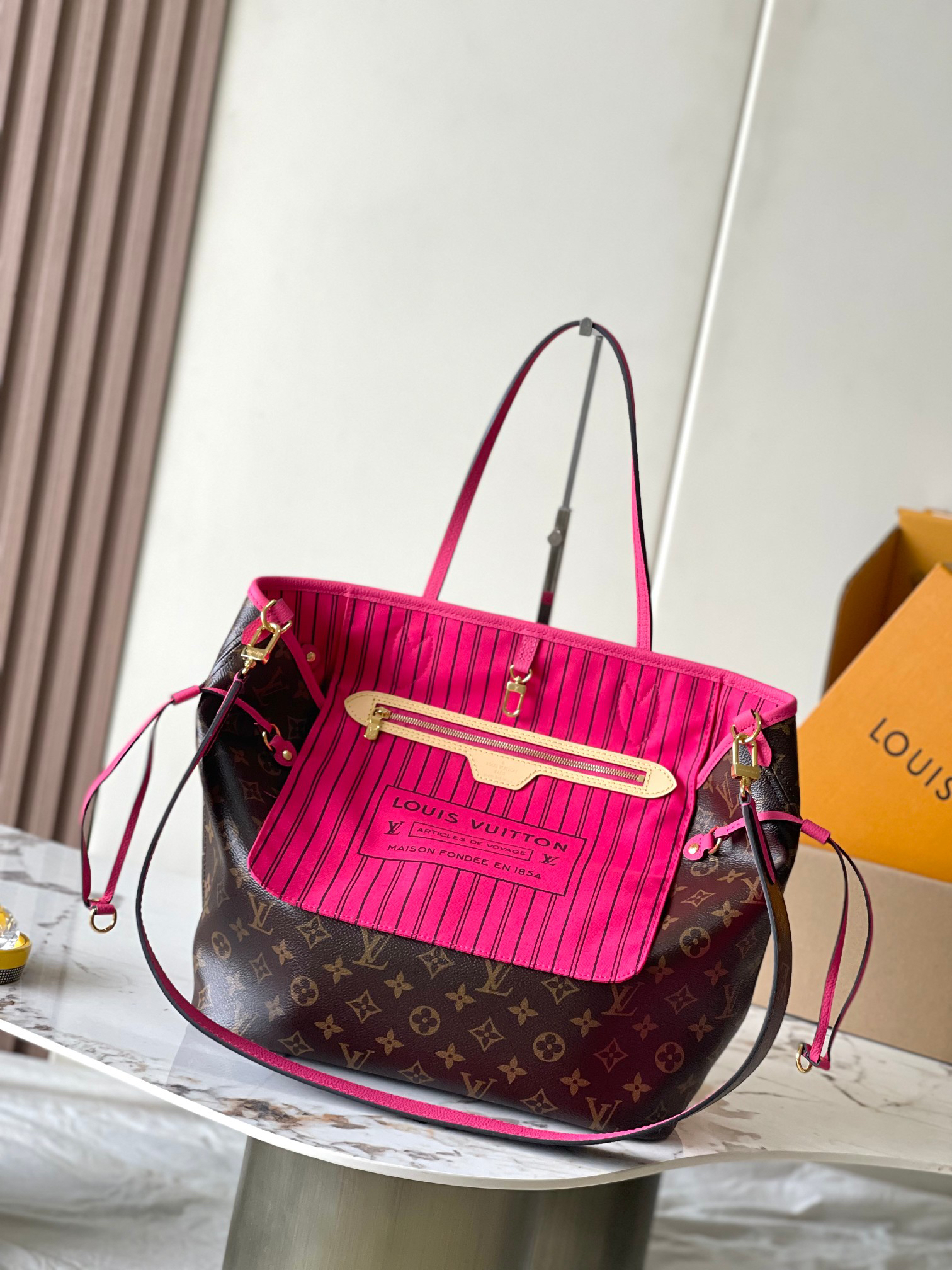 Louis Vuitton Neverfull Bandoulière Inside Out GM Tote Bag - Image 8
