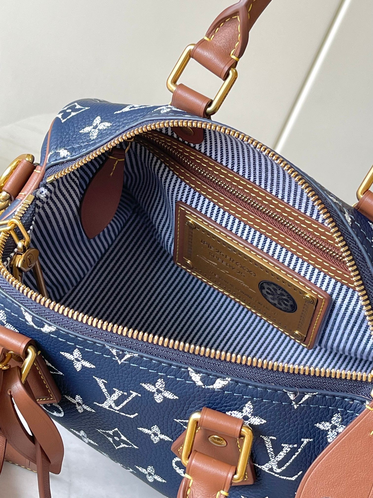 Speedy Bandoulière 25 Handbag - Image 8
