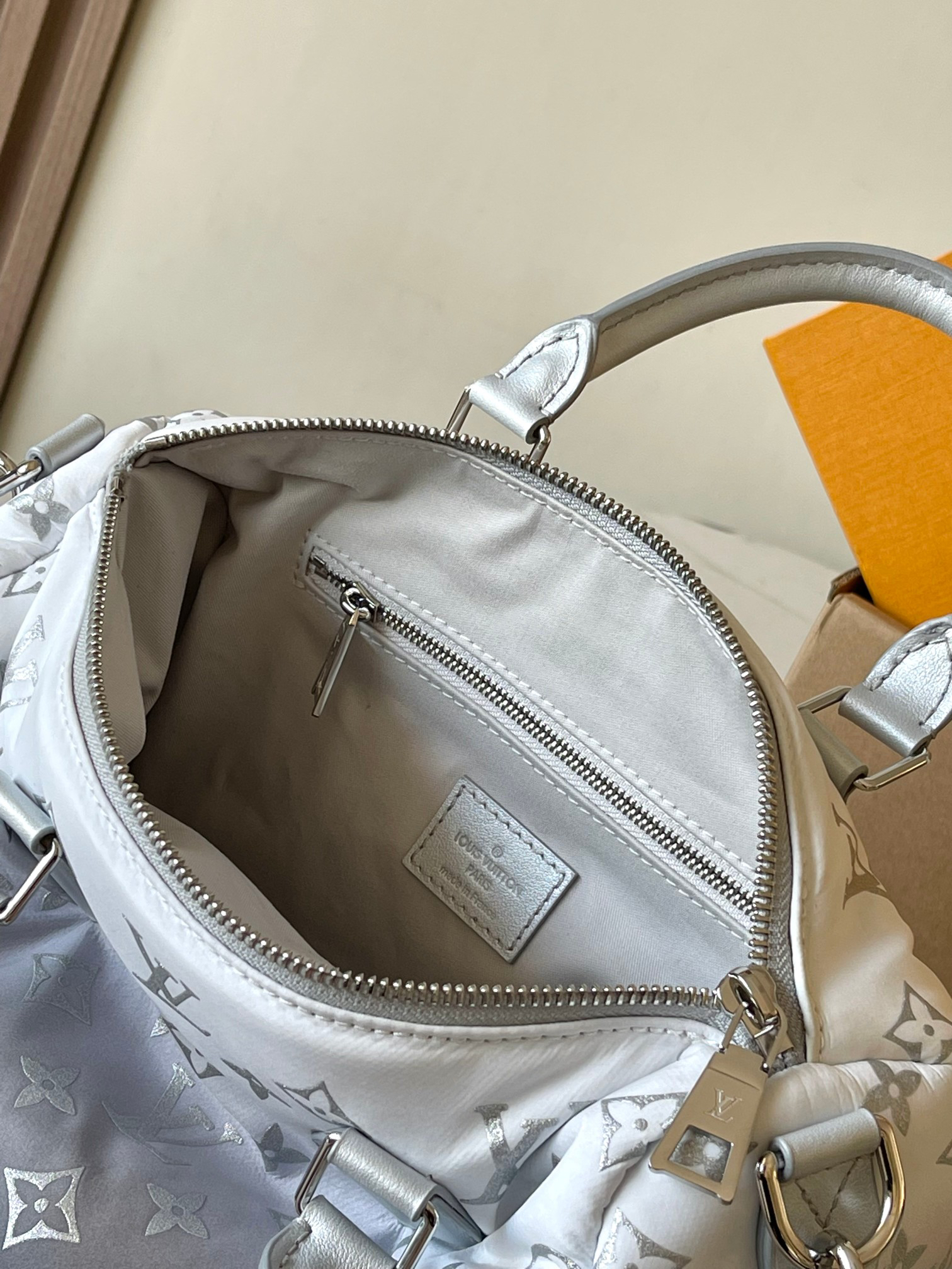 Speedy Bandoulière 25 Handbag - Image 8