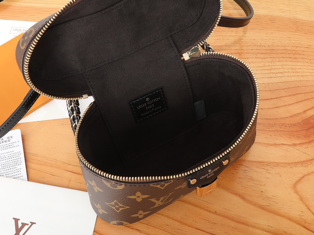 Louis Vuitton Vanity Chain Handbag M47125 - Image 8
