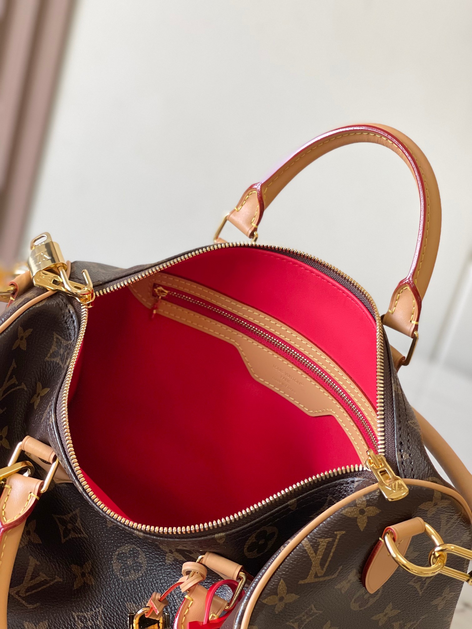 Louis Vuitton Speedy Soft 30 Handbag - Image 8