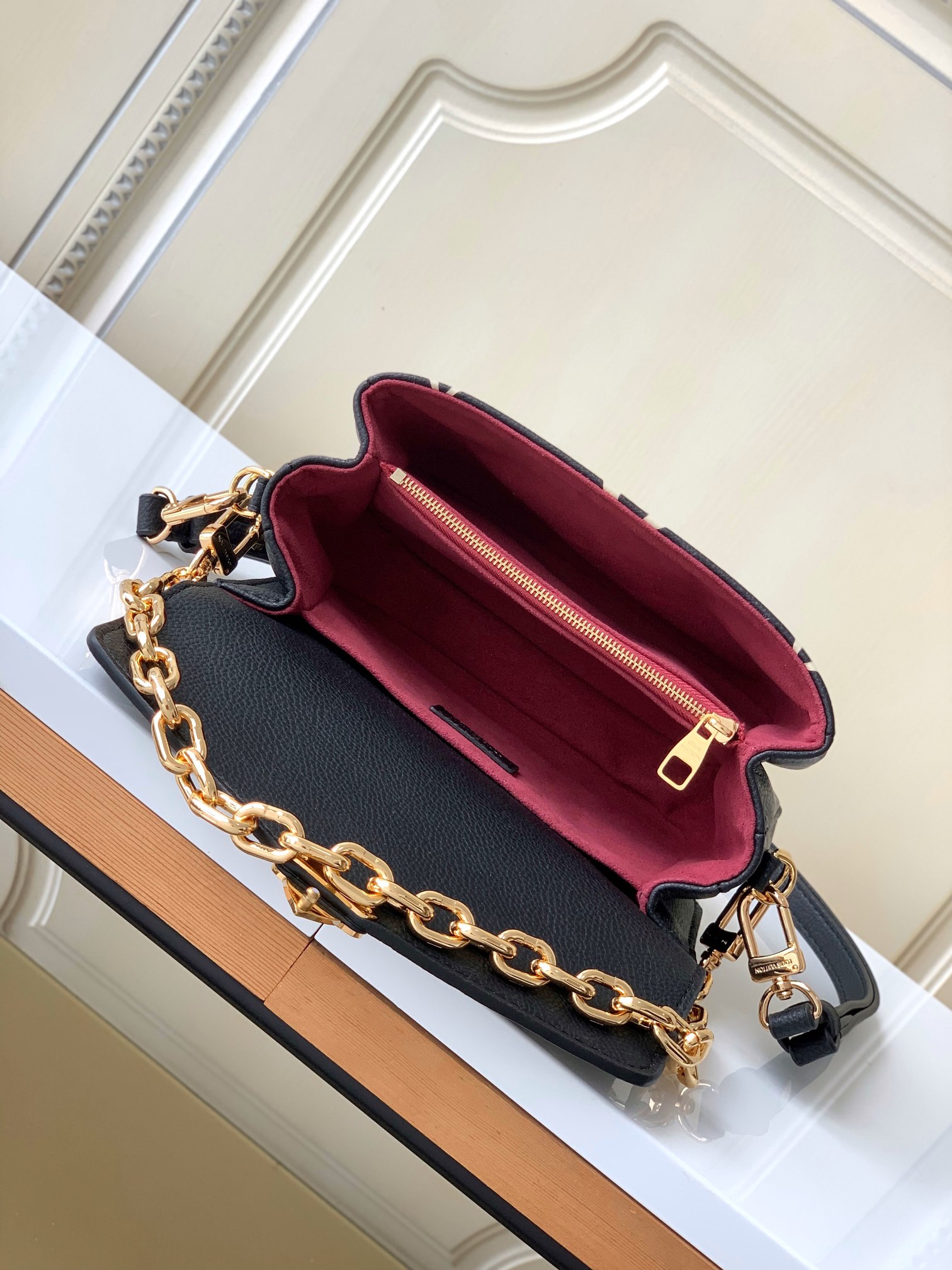 Louis Vuitton Pochette Métis East West Monogram Empreinte Leather Bag - Image 8
