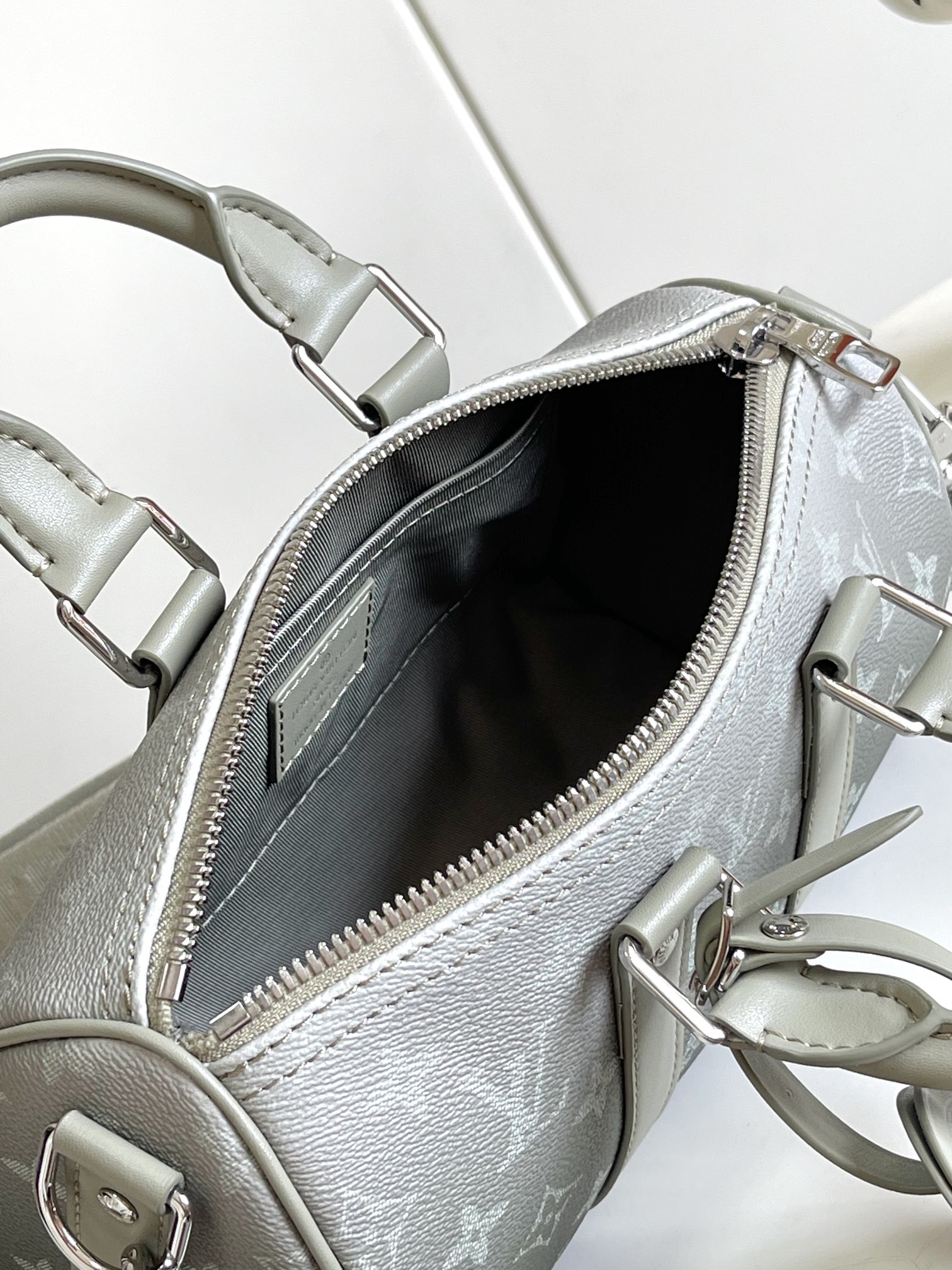 Louis Vuitton Keepall 25 Pillow Bag - Image 8